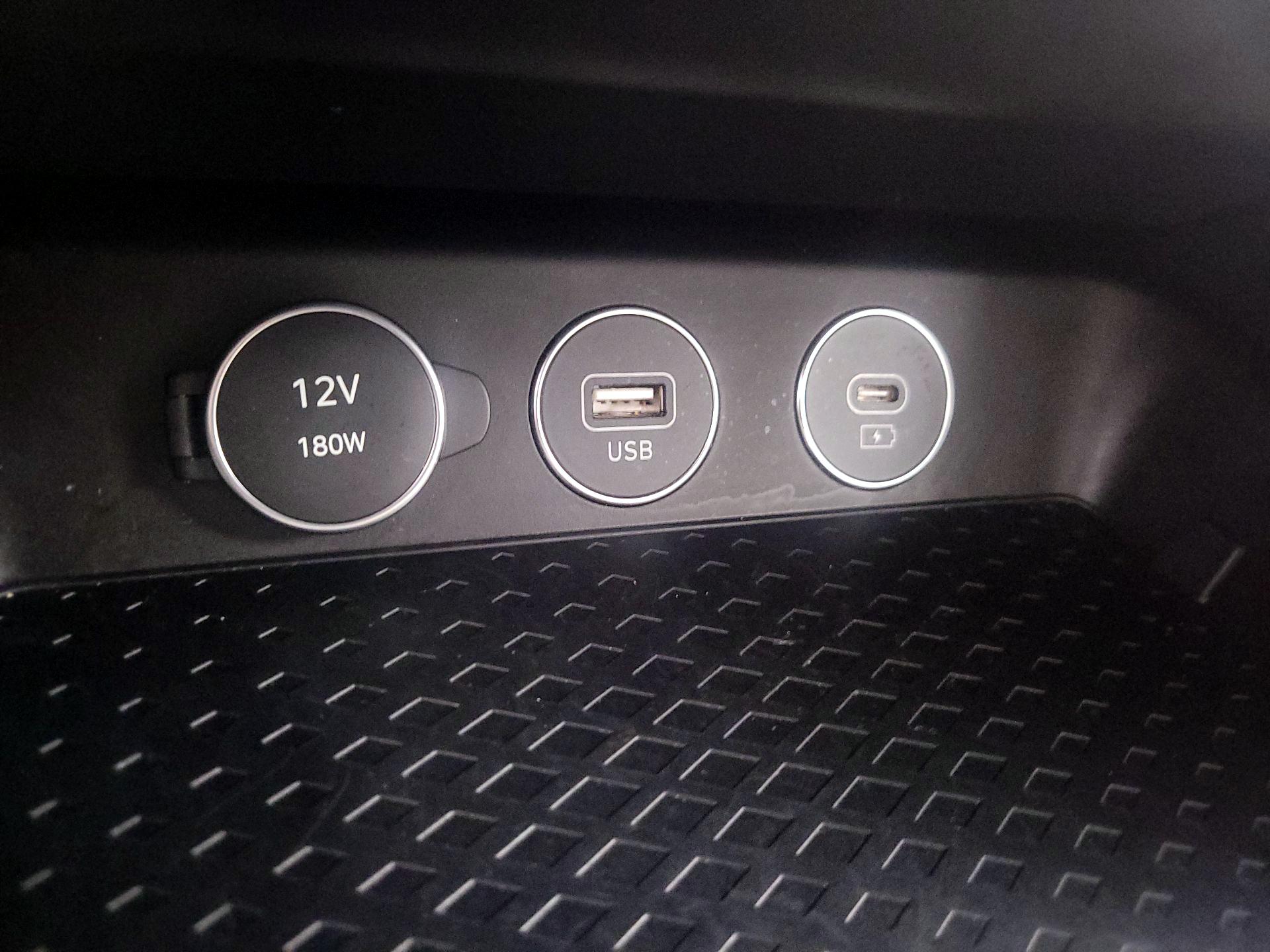 Thumbnail: 2025 Genesis G70 - 19