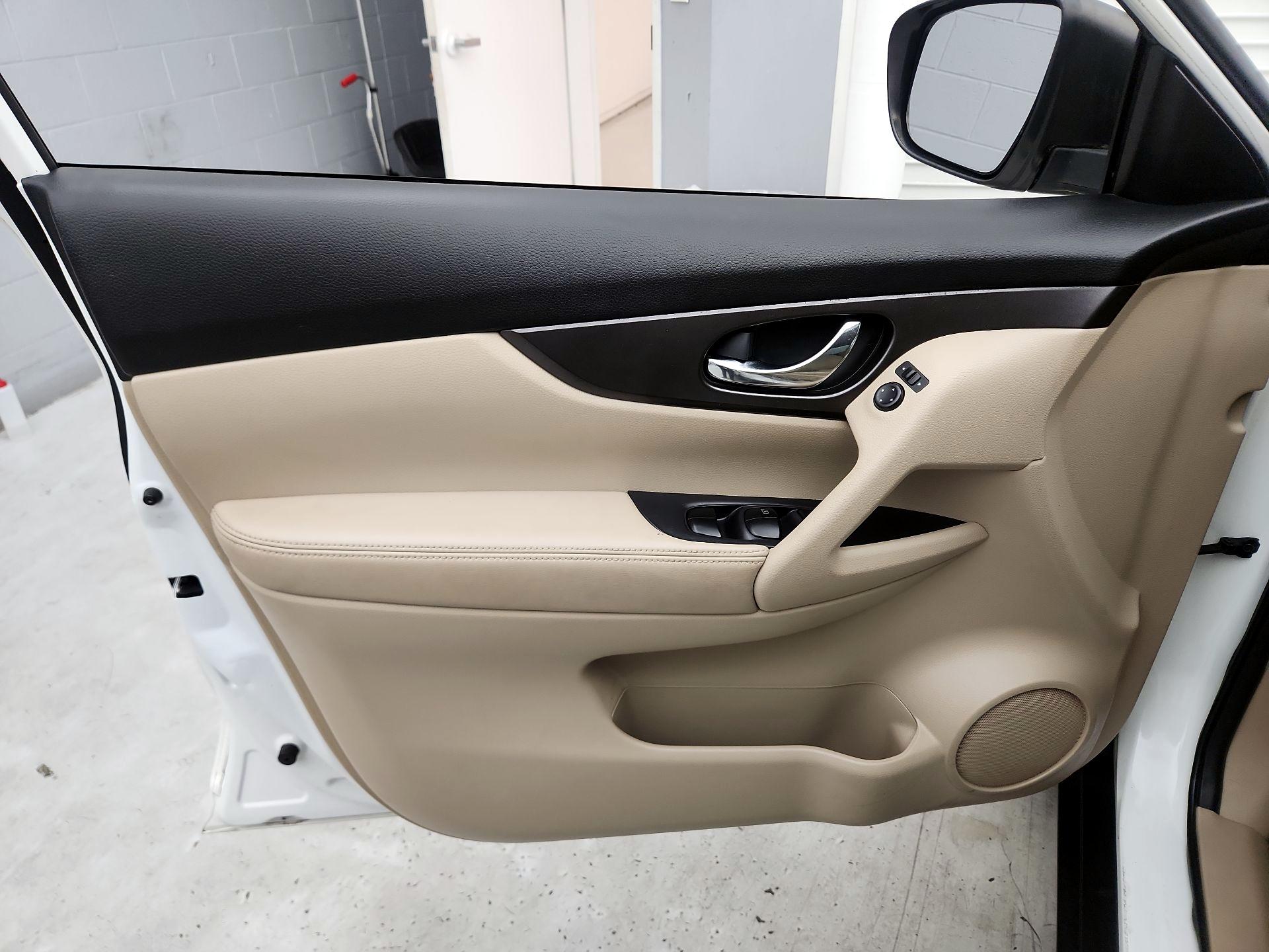 Thumbnail: 2014 Nissan Rogue - 12