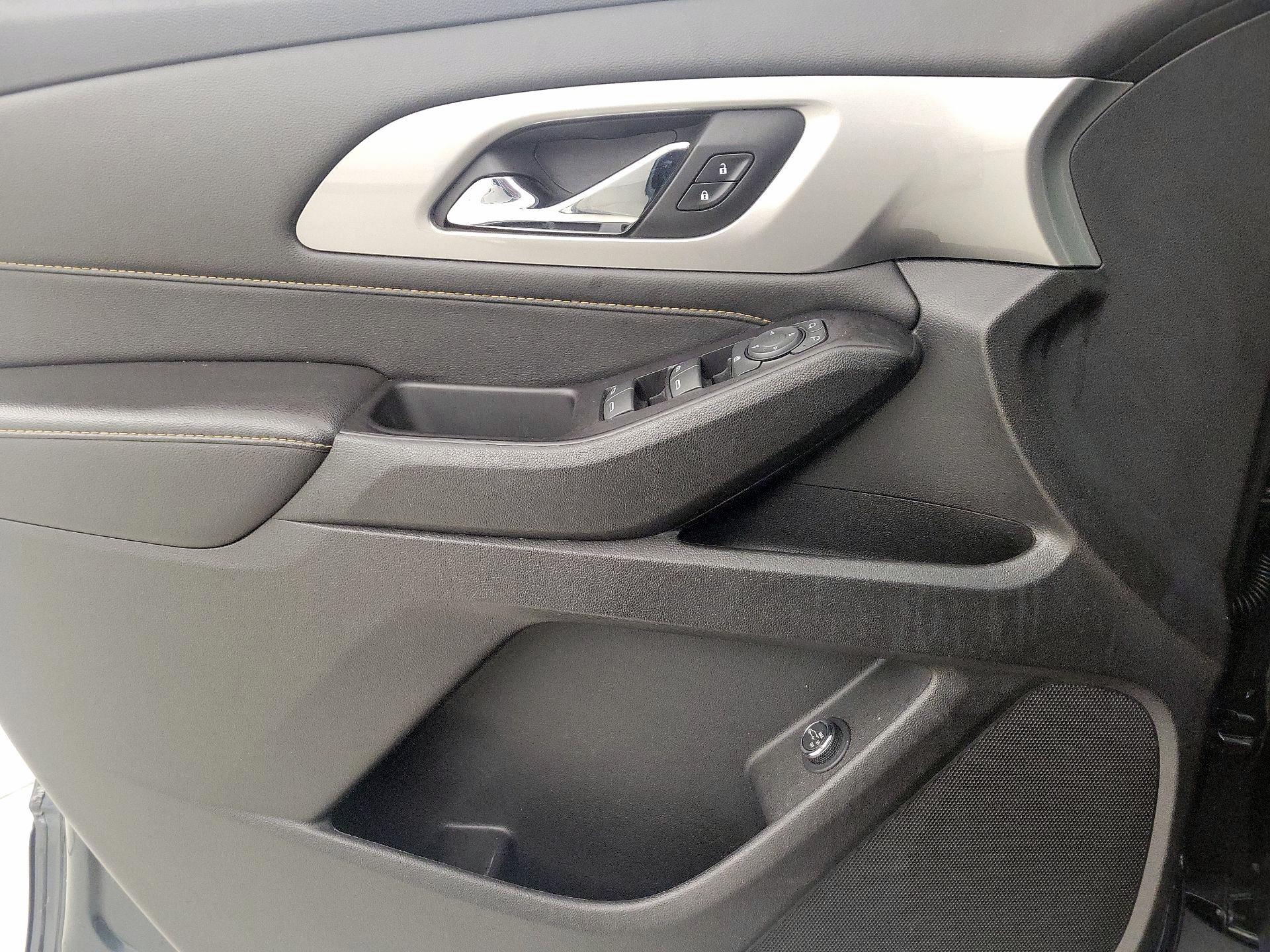 Thumbnail: 2019 Chevrolet Traverse - 12