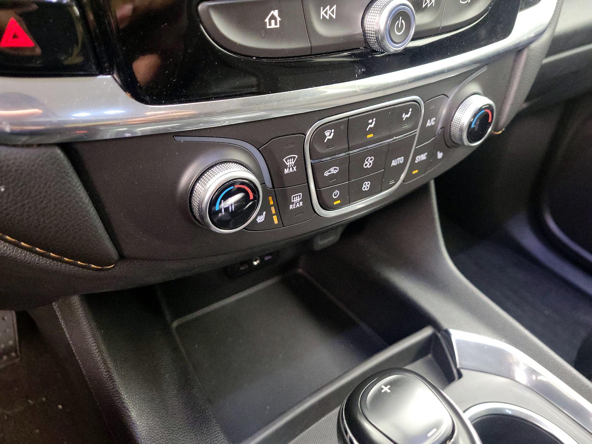 Thumbnail: 2019 Chevrolet Traverse - 16