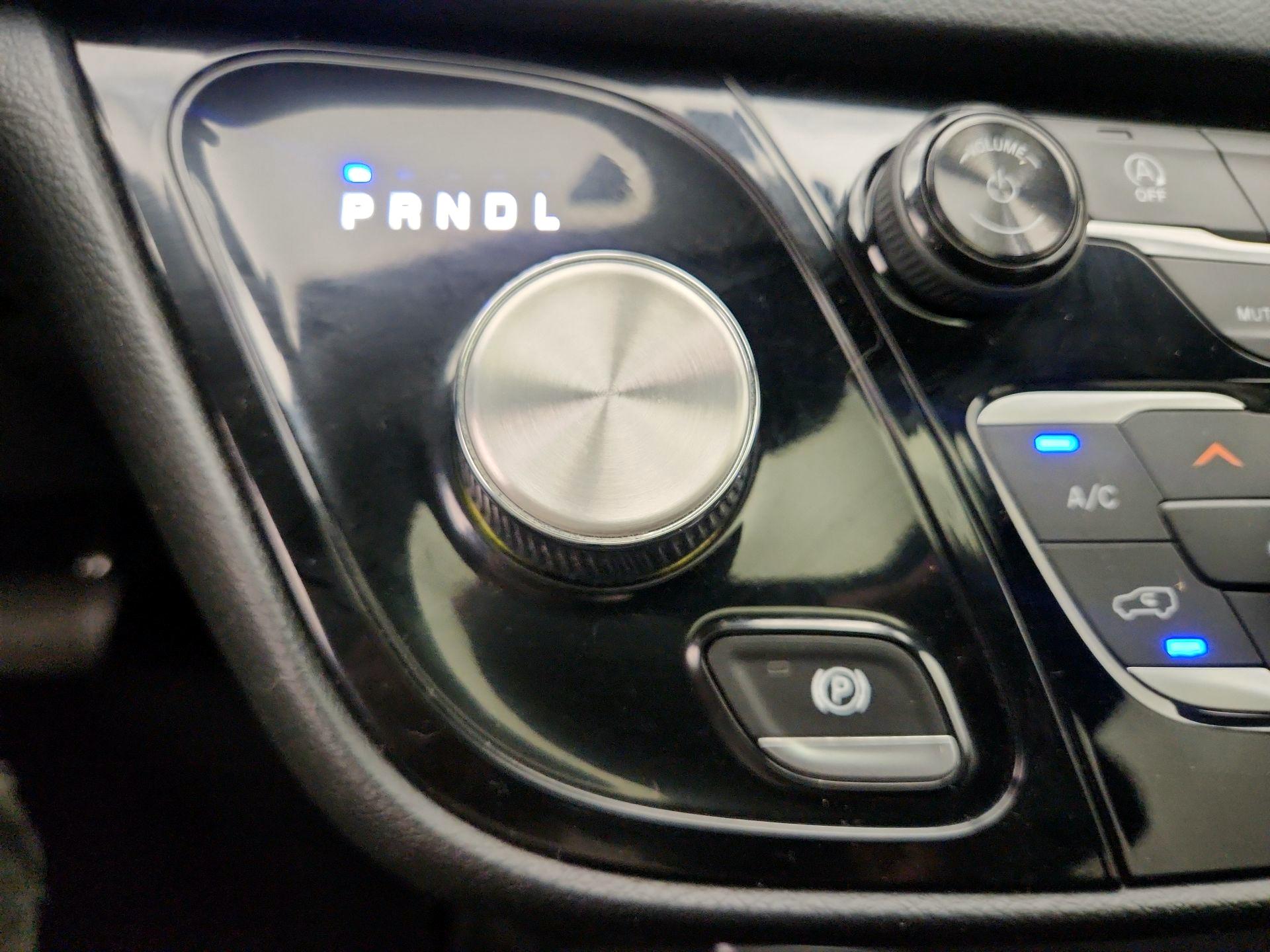 Thumbnail: 2018 Chrysler Pacifica - 17