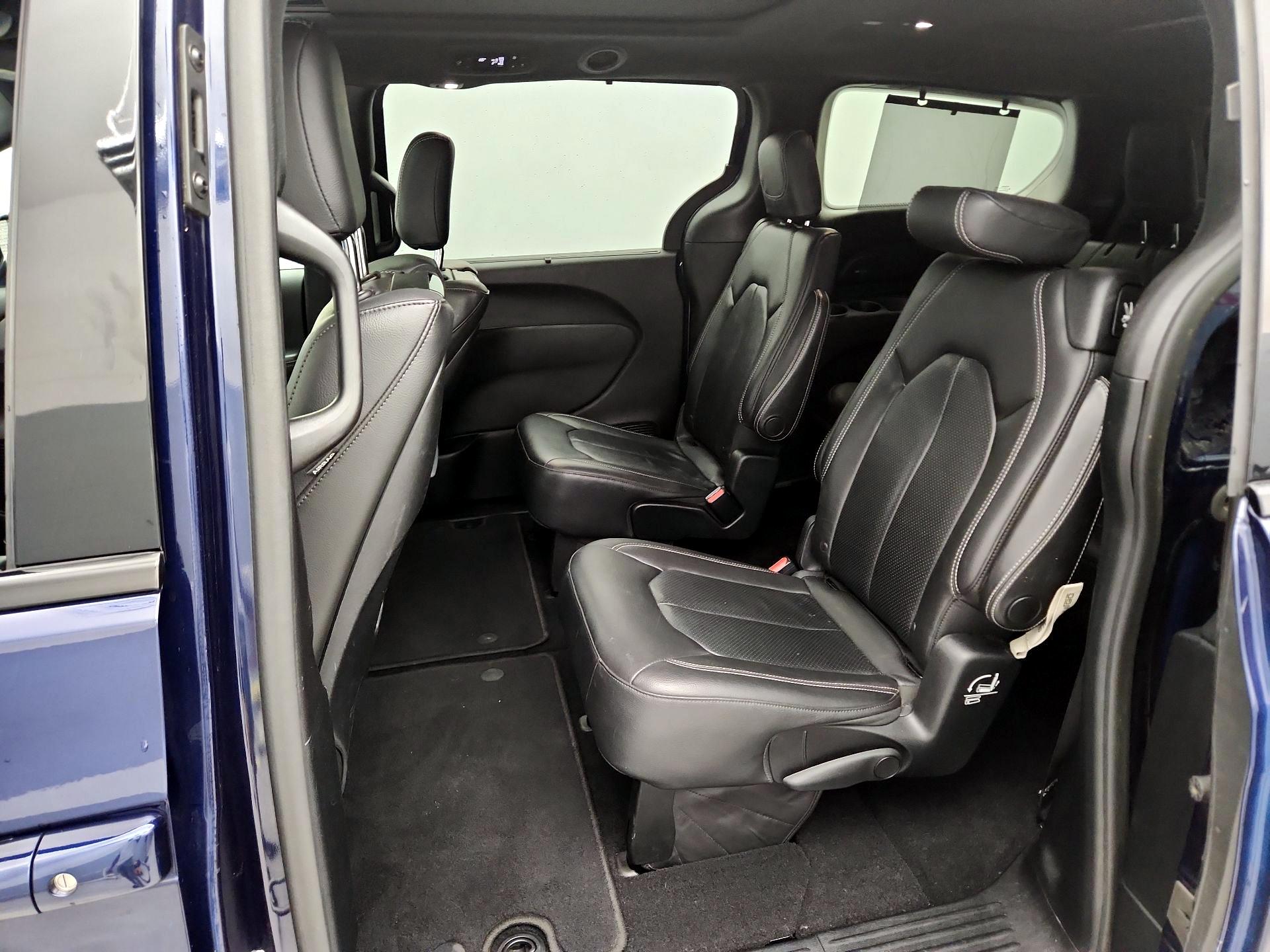 Thumbnail: 2018 Chrysler Pacifica - 20