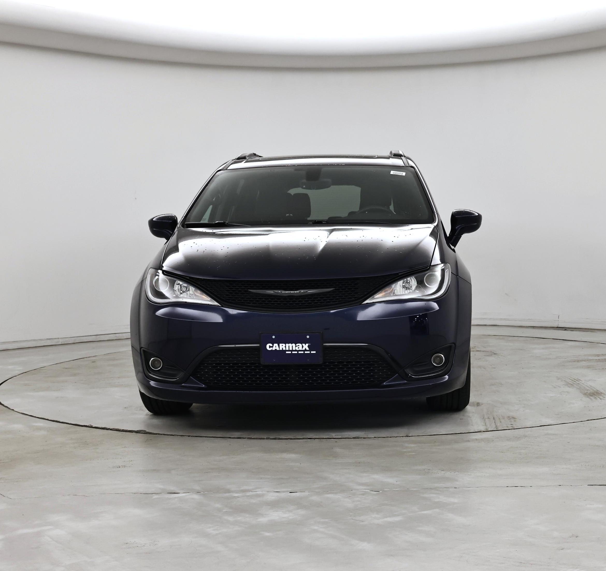 Thumbnail: 2018 Chrysler Pacifica - 5