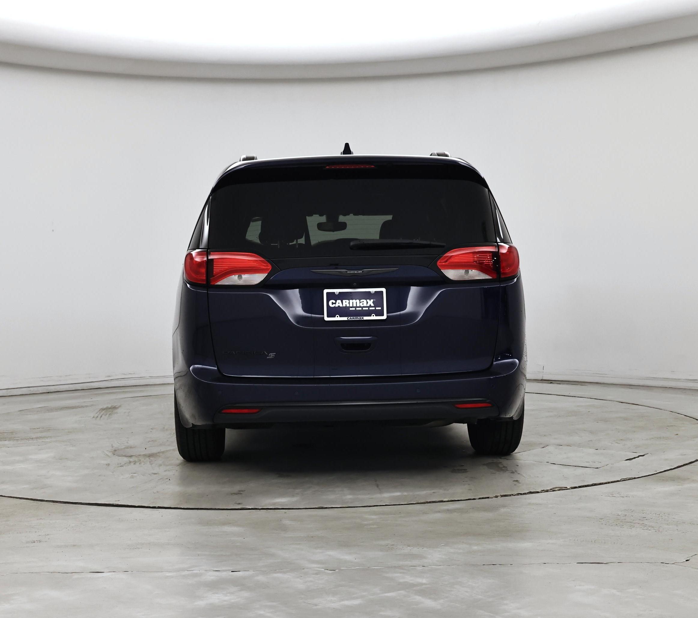 Thumbnail: 2018 Chrysler Pacifica - 6