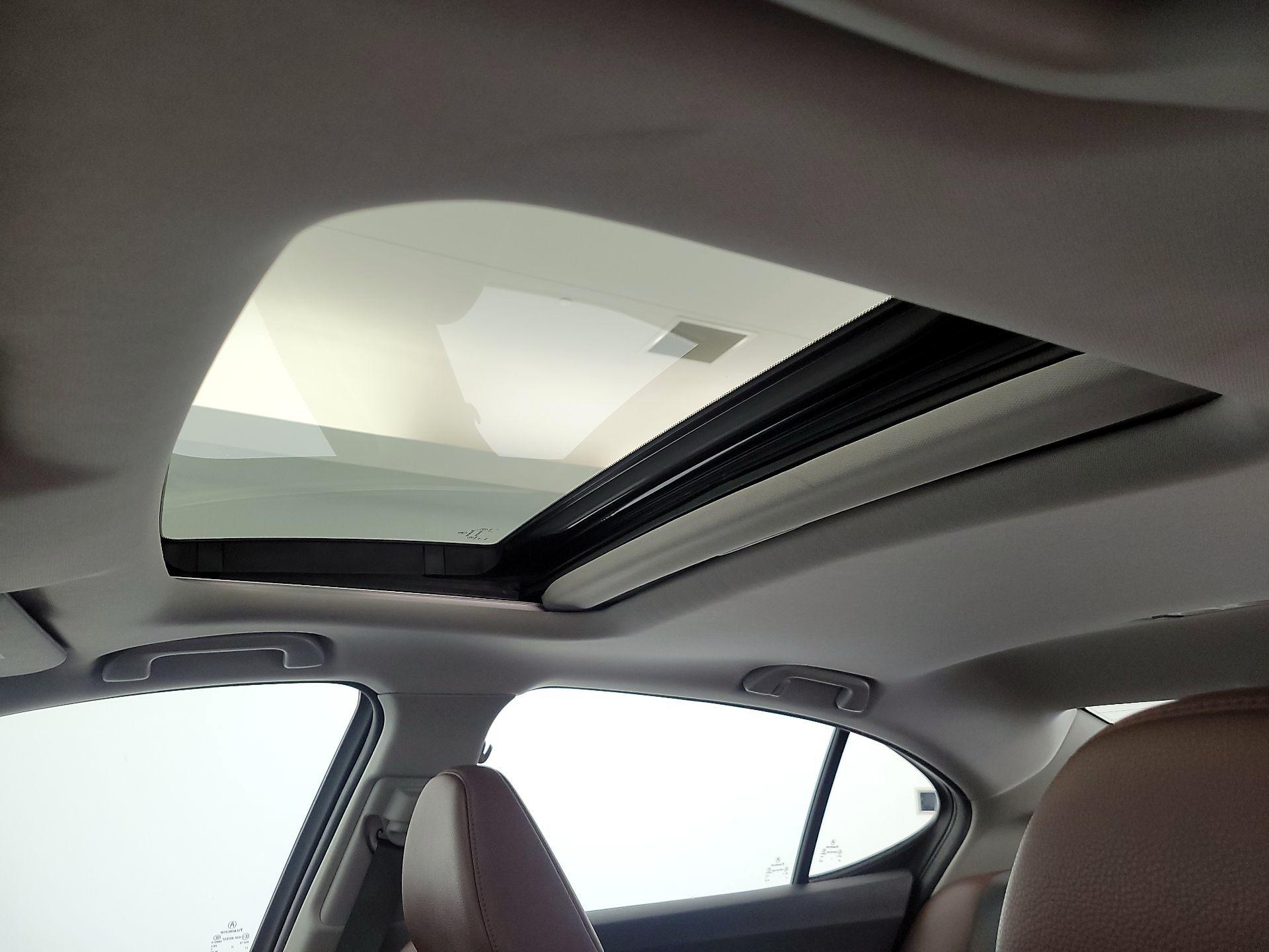 Thumbnail: 2015 Acura TLX - 19