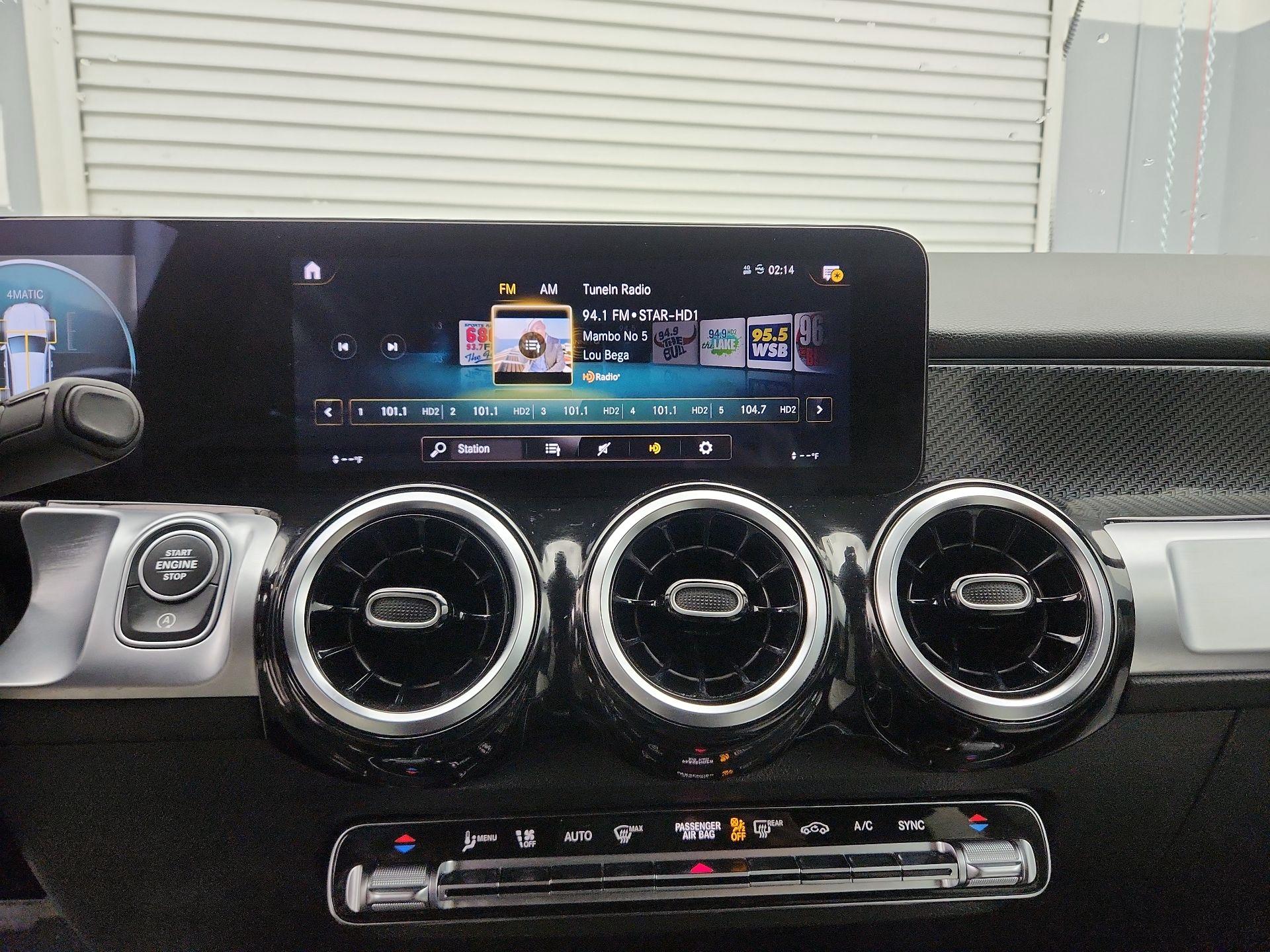 Thumbnail: 2022 Mercedes-Benz GLB - 16