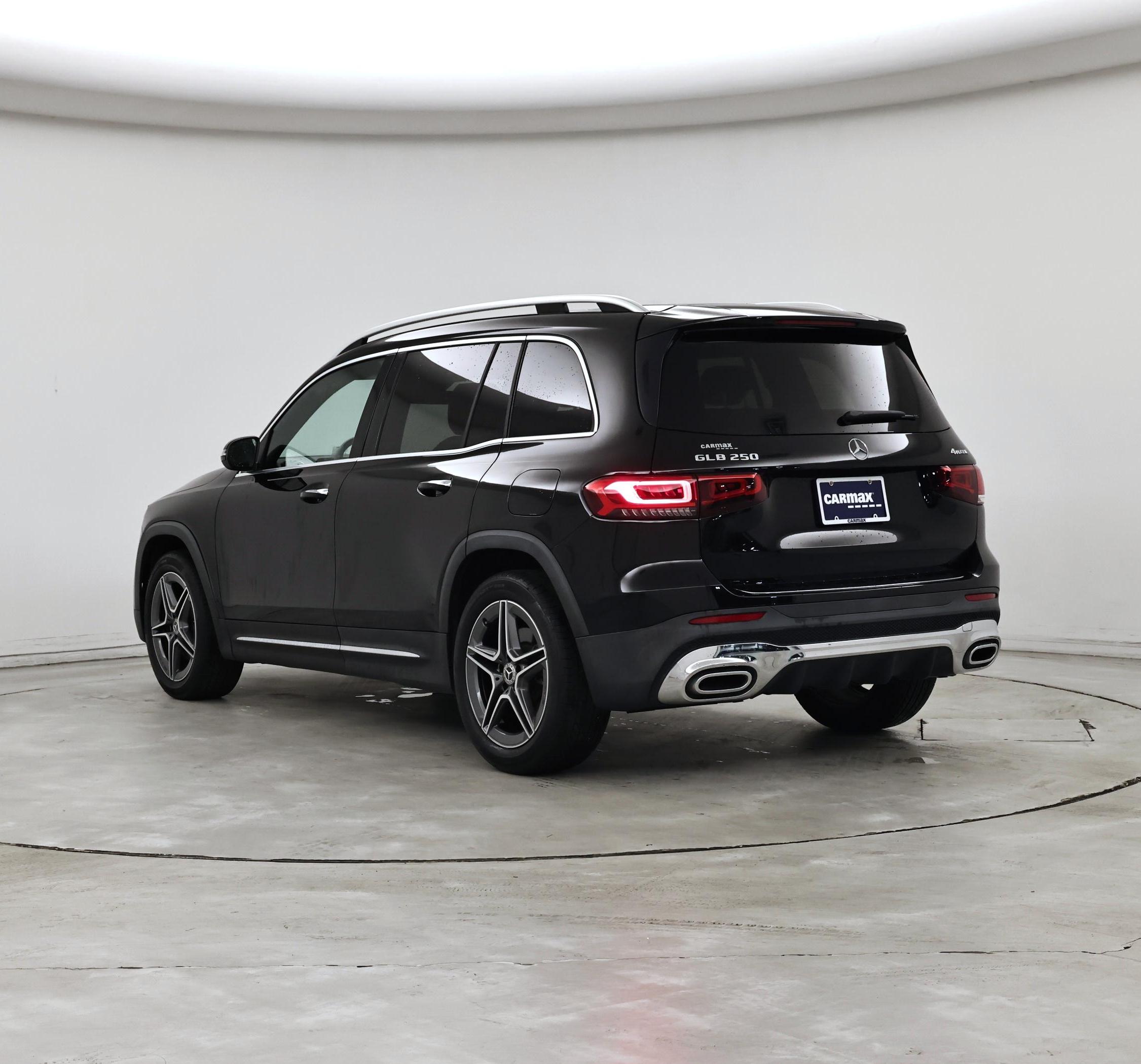 Thumbnail: 2022 Mercedes-Benz GLB - 2