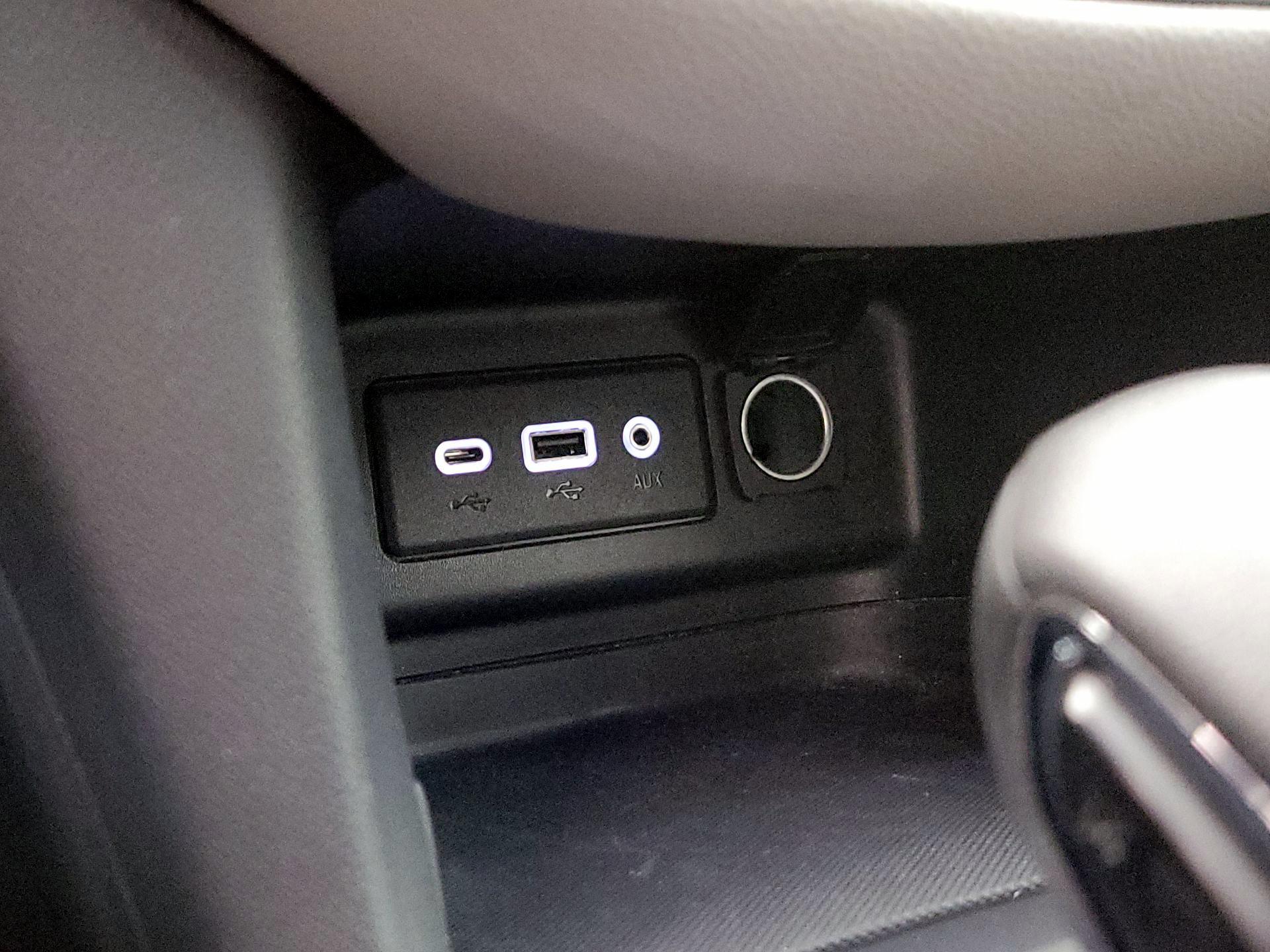 Thumbnail: 2023 Chevrolet Equinox - 18