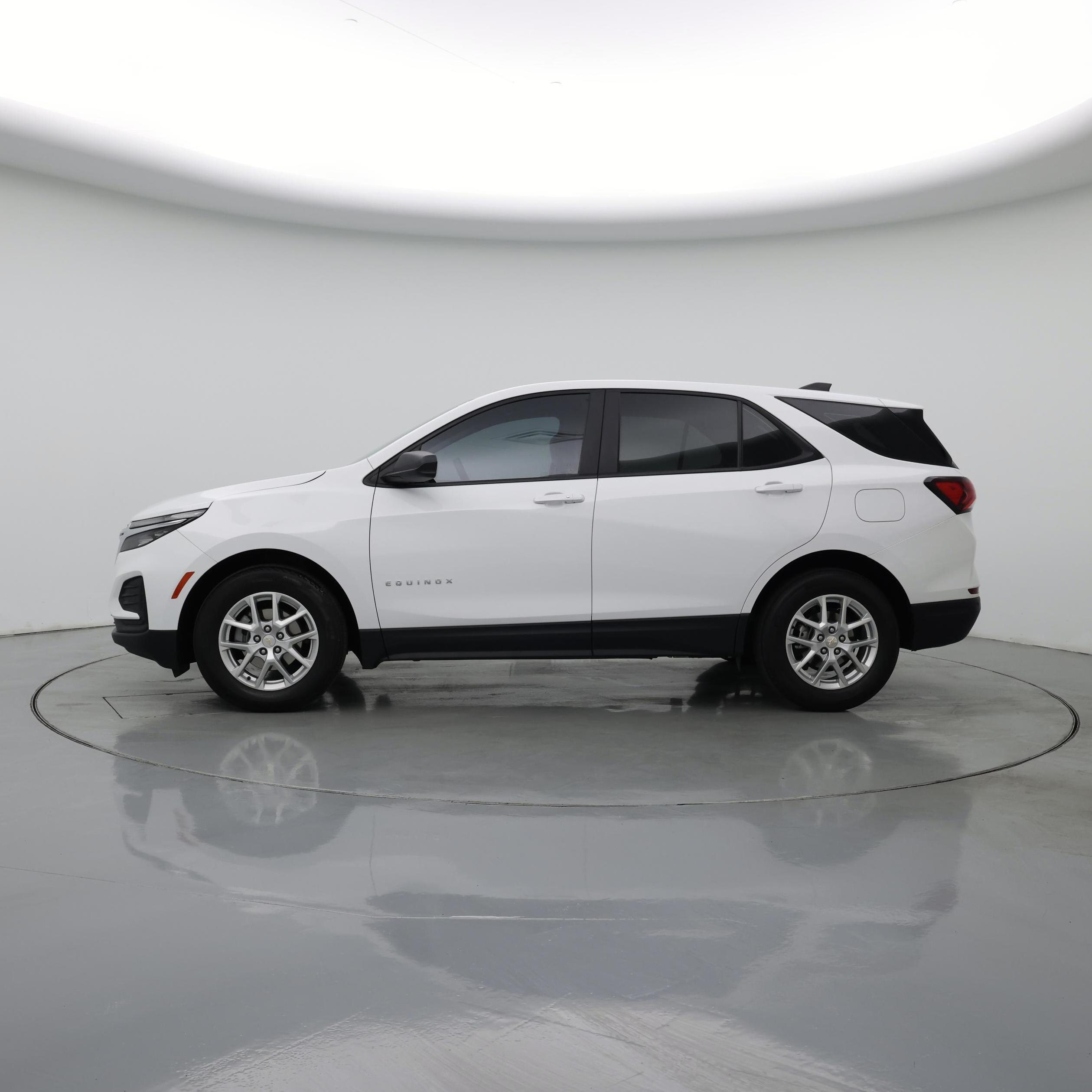 Thumbnail: 2023 Chevrolet Equinox - 3