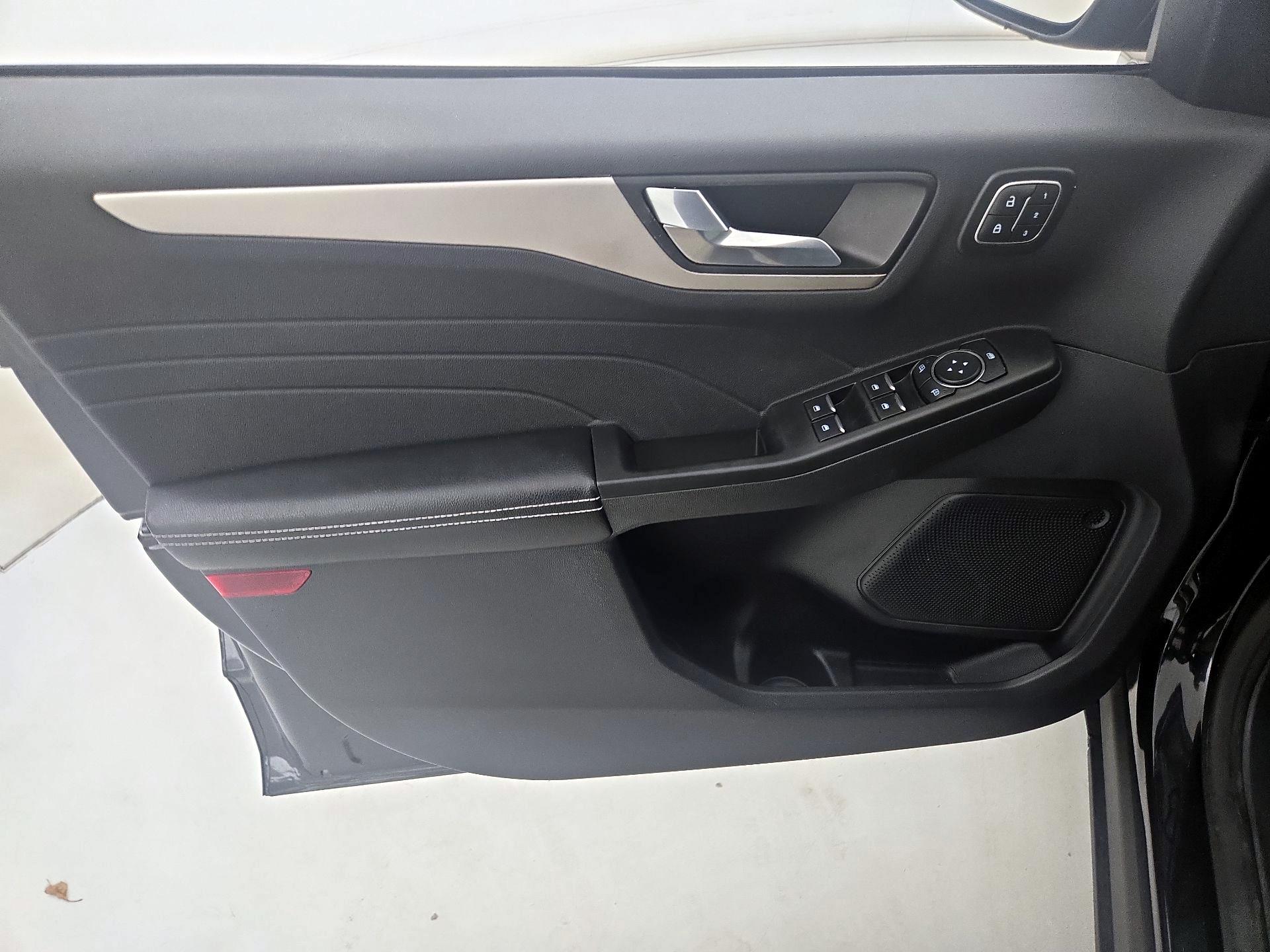 Thumbnail: 2022 Ford Escape - 12