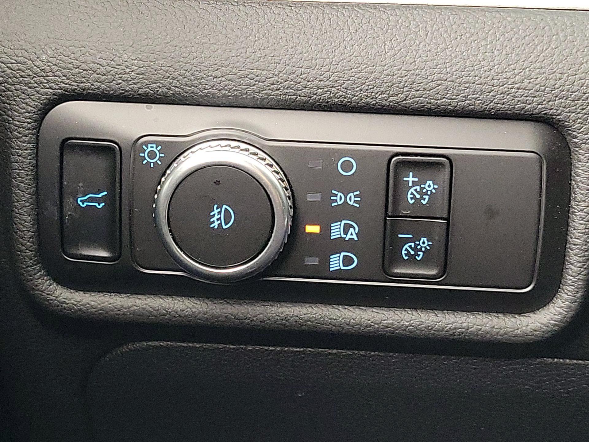 Thumbnail: 2022 Ford Explorer - 13