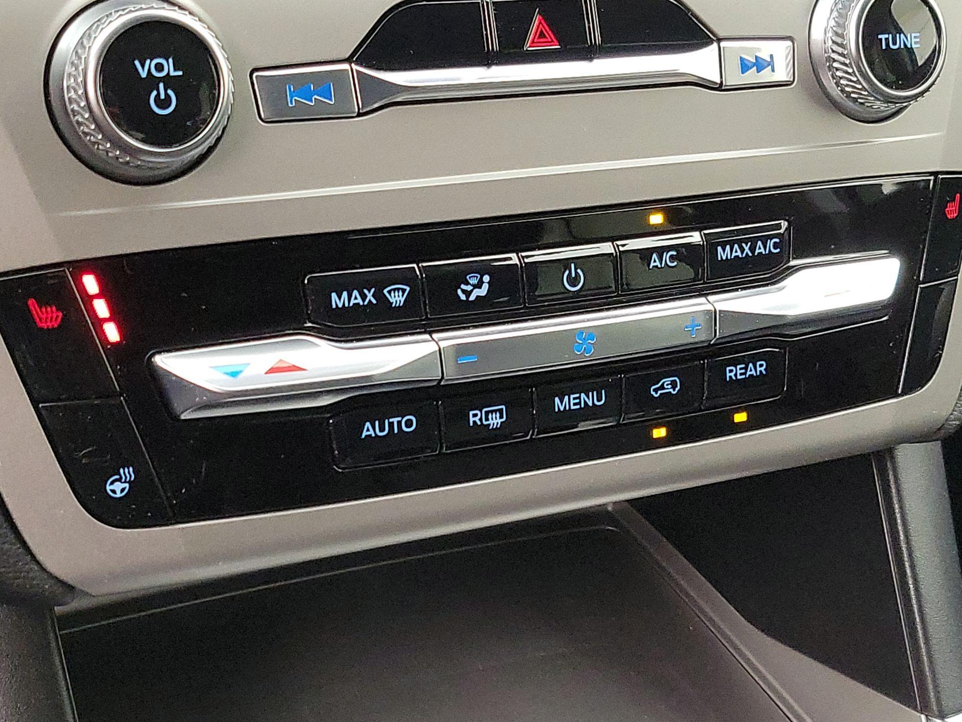 Thumbnail: 2022 Ford Explorer - 17