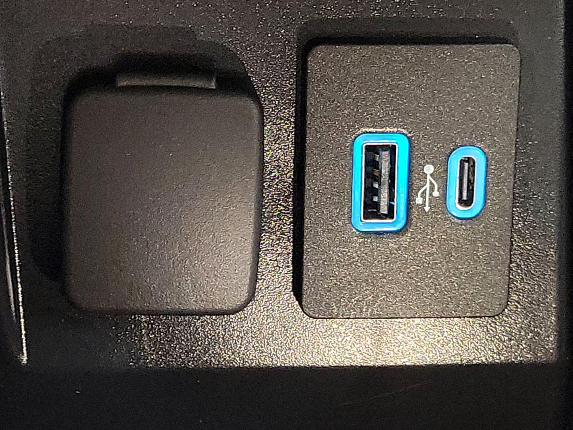 Thumbnail: 2022 Ford Explorer - 19