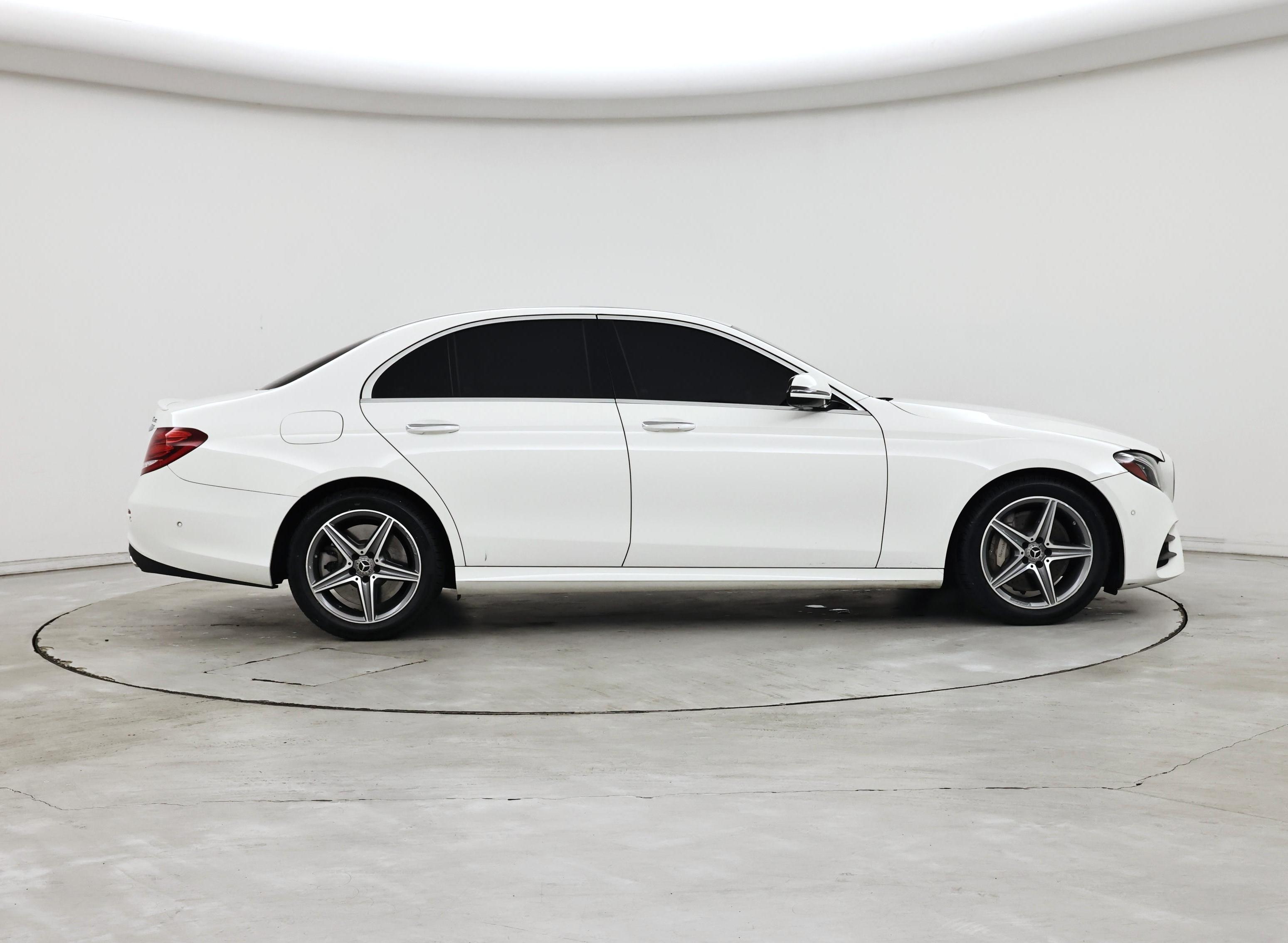 Thumbnail: 2018 Mercedes-Benz E-Class - 7