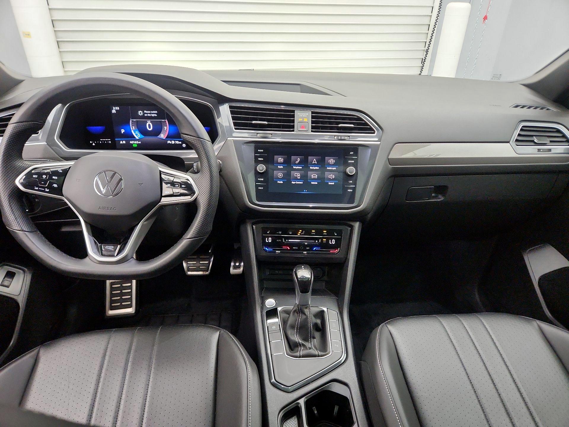 Thumbnail: 2022 Volkswagen Tiguan - 9