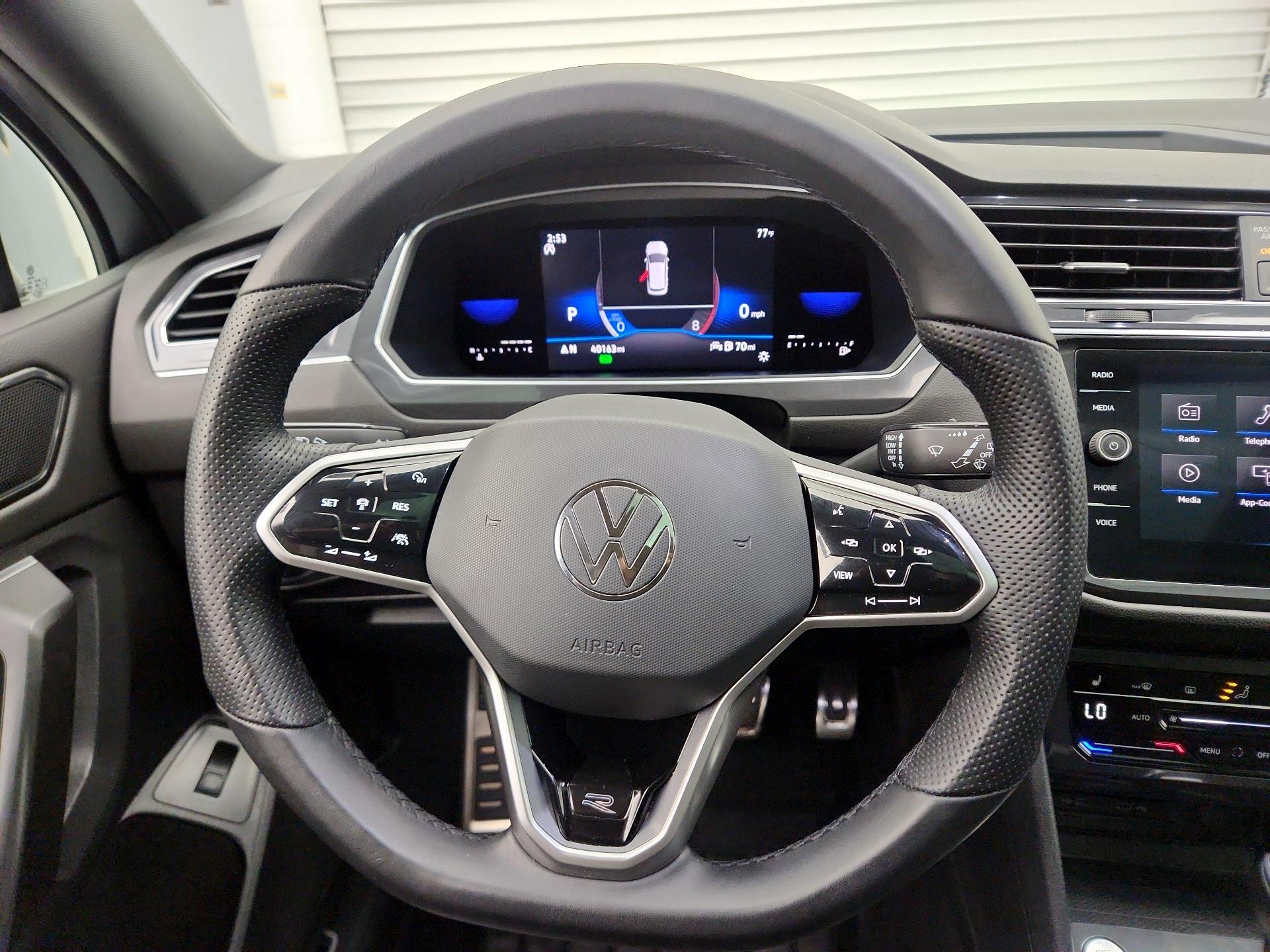 Thumbnail: 2022 Volkswagen Tiguan - 10