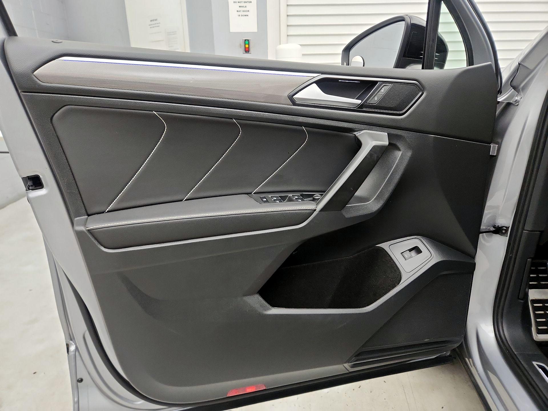 Thumbnail: 2022 Volkswagen Tiguan - 12