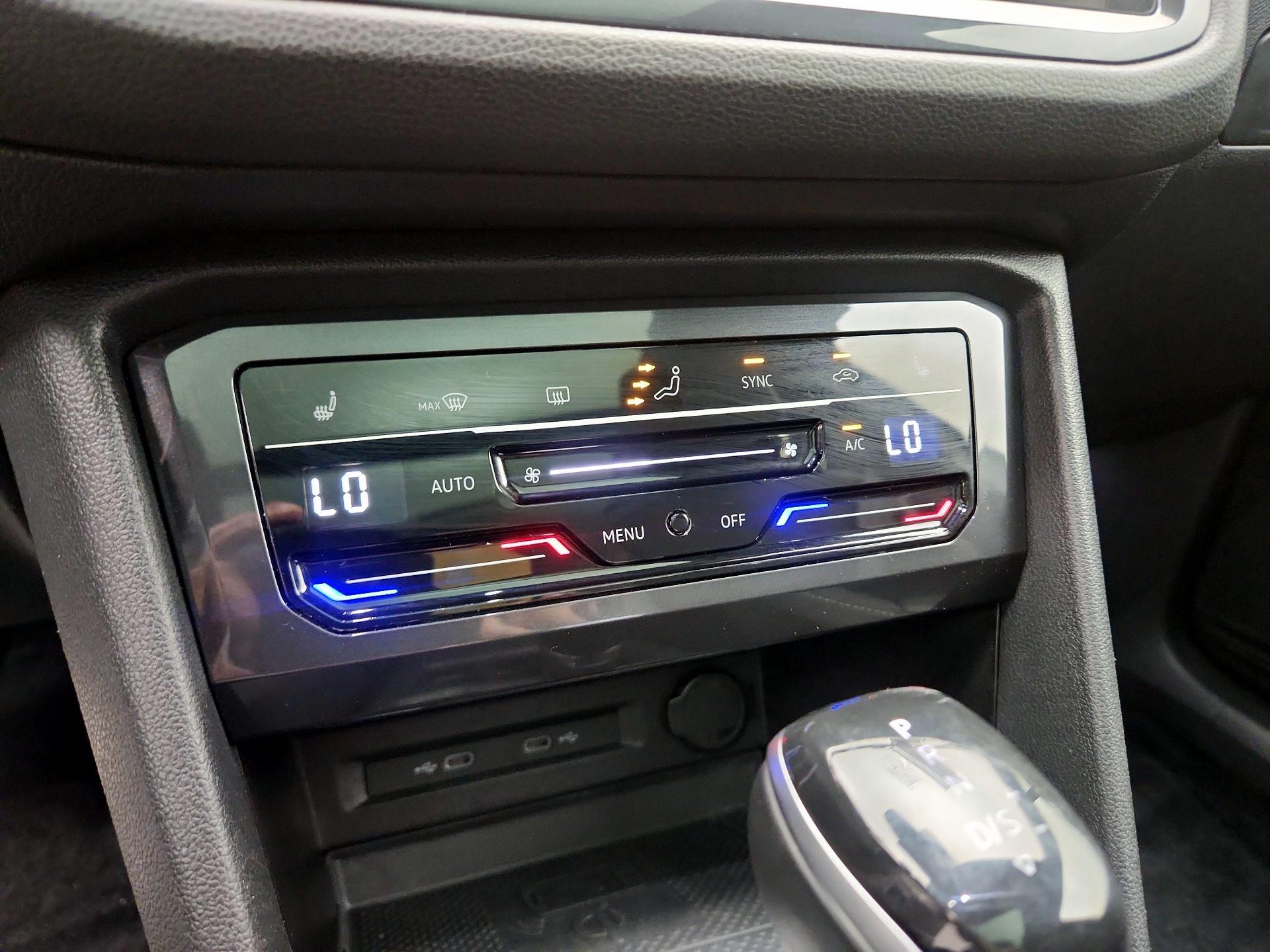 Thumbnail: 2022 Volkswagen Tiguan - 16