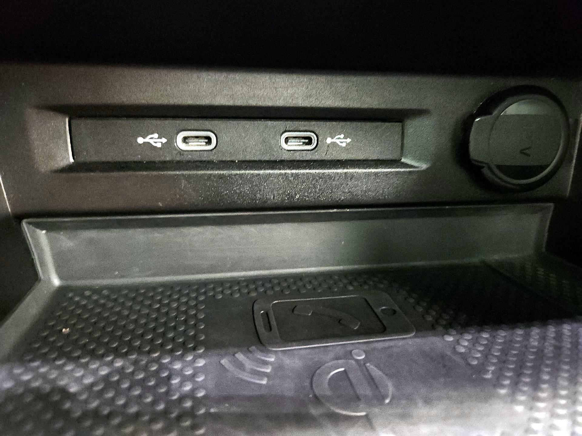 Thumbnail: 2022 Volkswagen Tiguan - 18