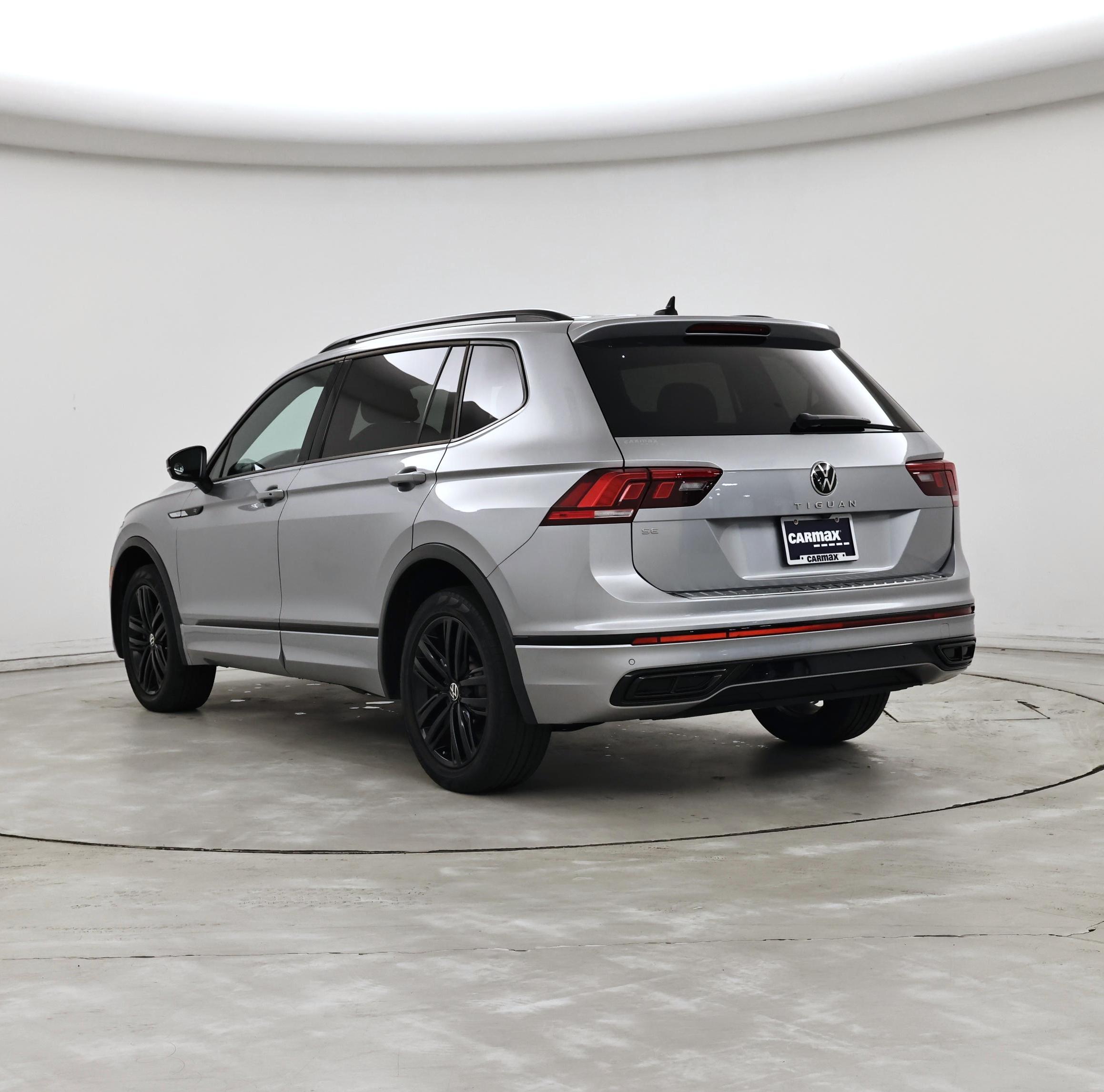 Thumbnail: 2022 Volkswagen Tiguan - 2