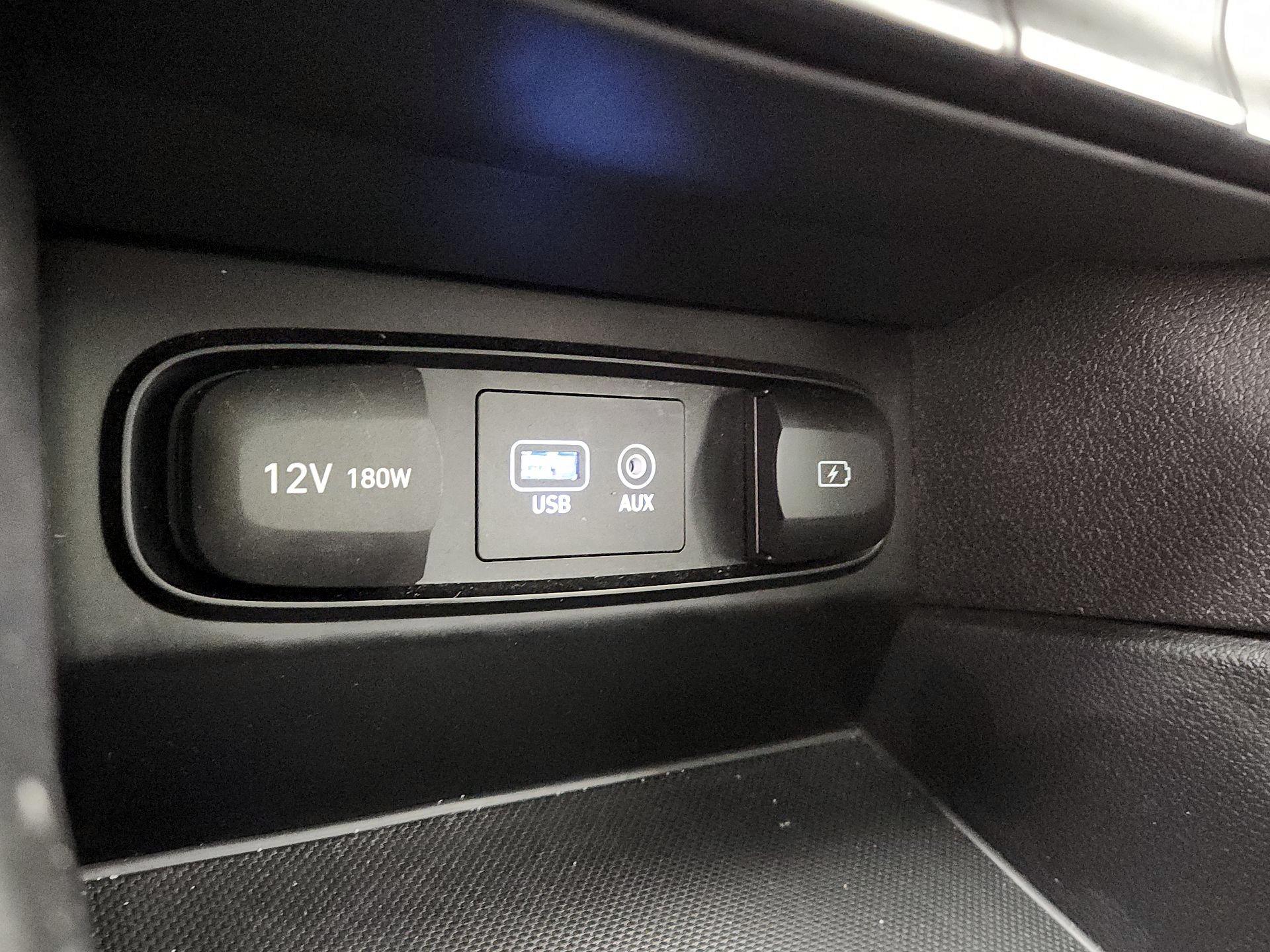 Thumbnail: 2019 Hyundai Santa Fe - 18