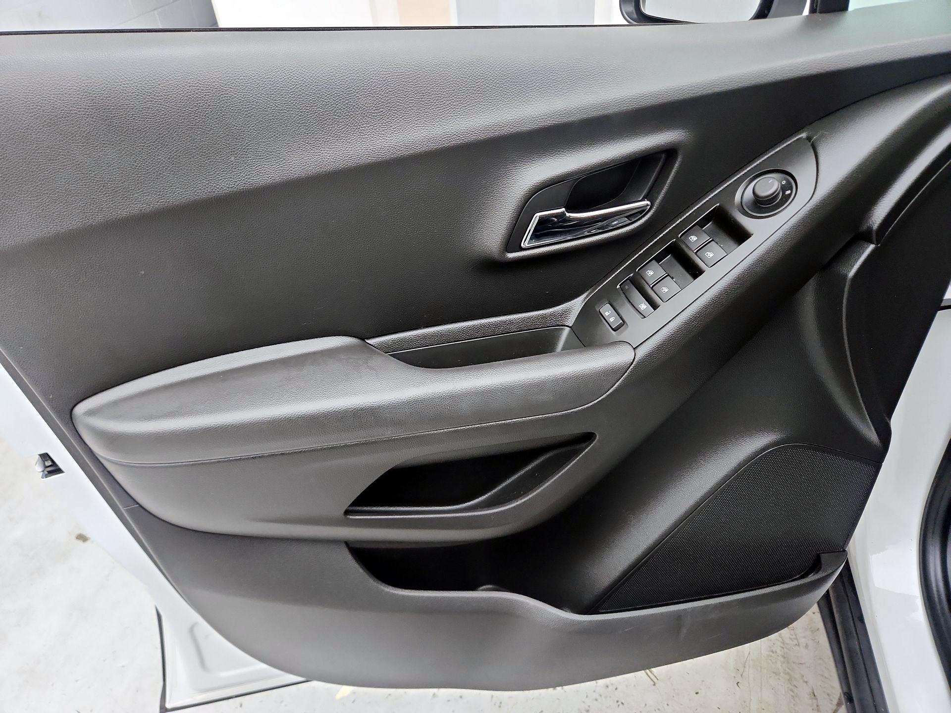 Thumbnail: 2020 Chevrolet Trax - 12