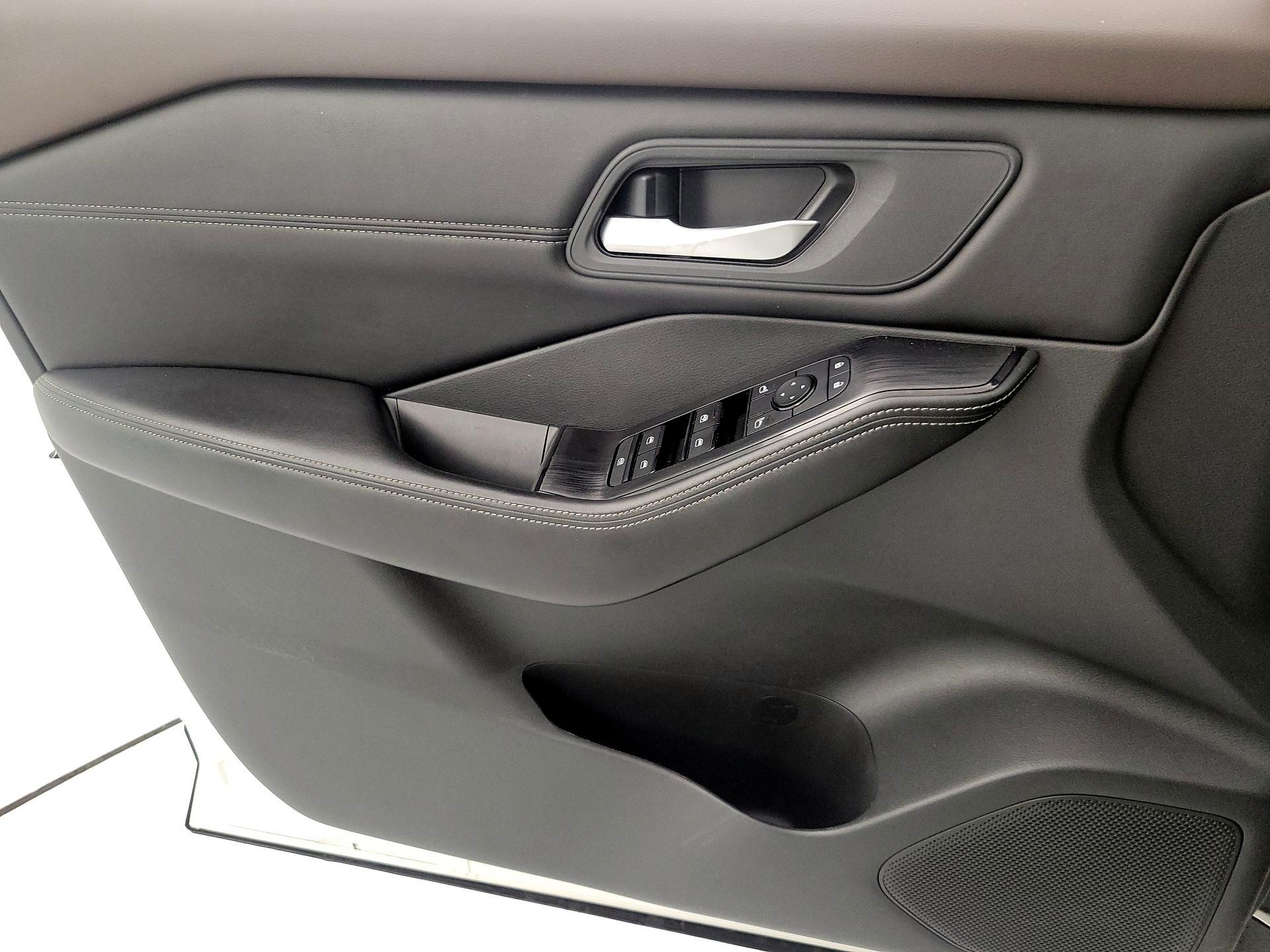 Thumbnail: 2022 Nissan Rogue - 12