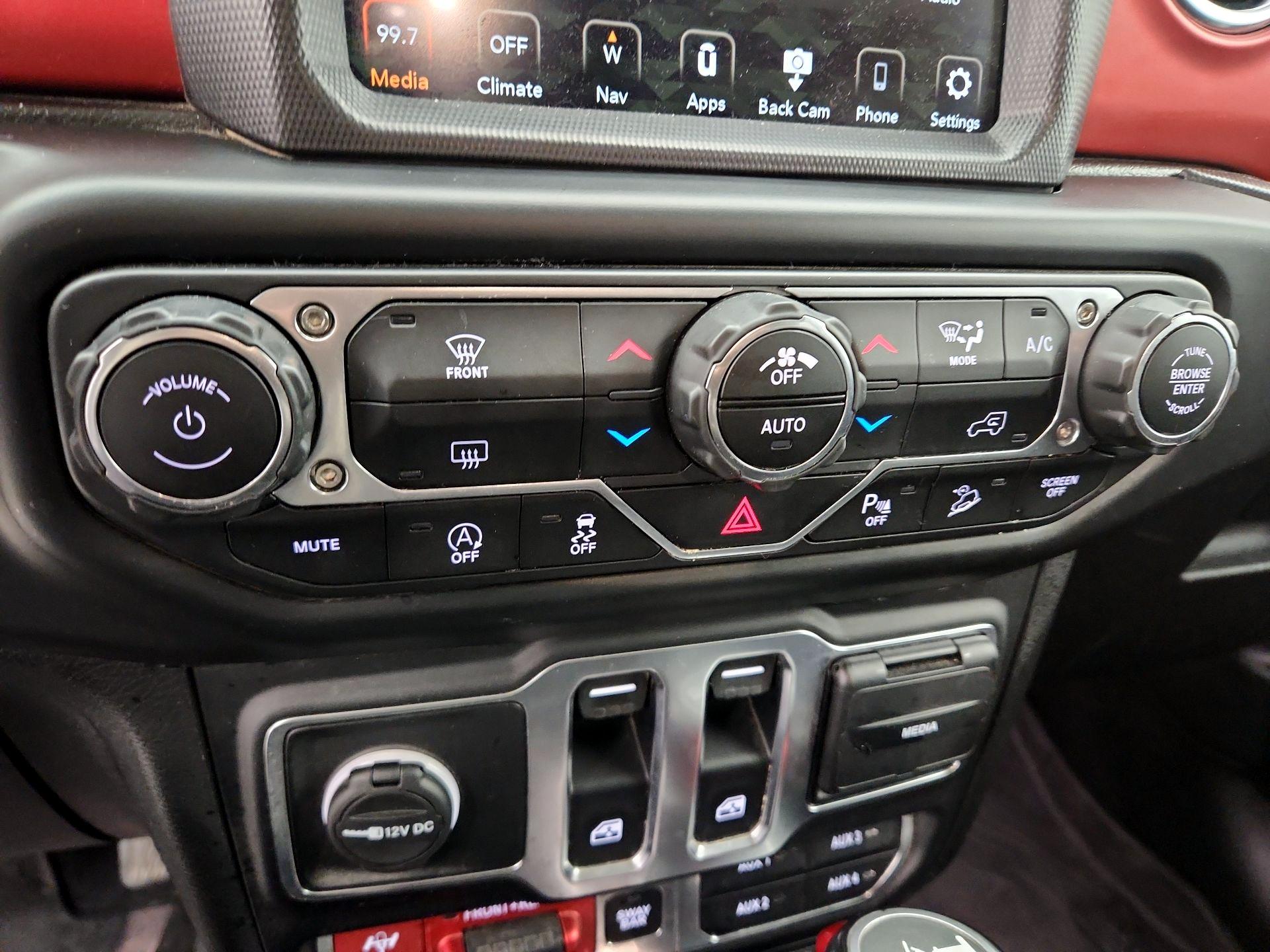 Thumbnail: 2020 Jeep Wrangler - 17