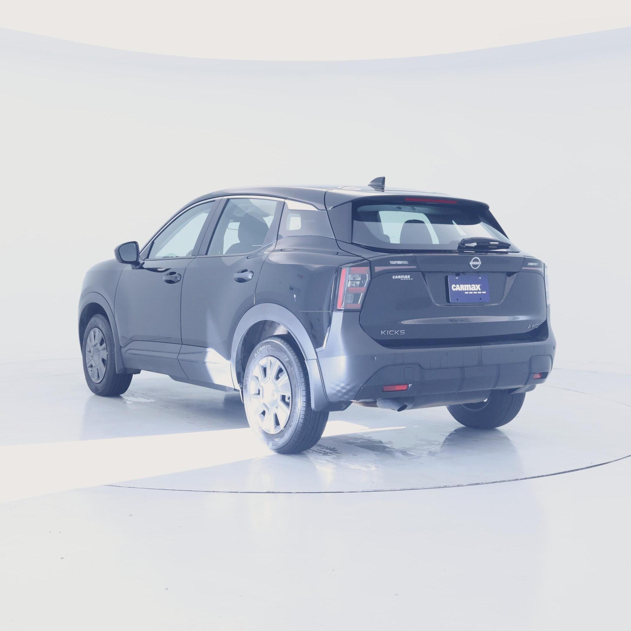 Thumbnail: 2025 Nissan Kicks - 2