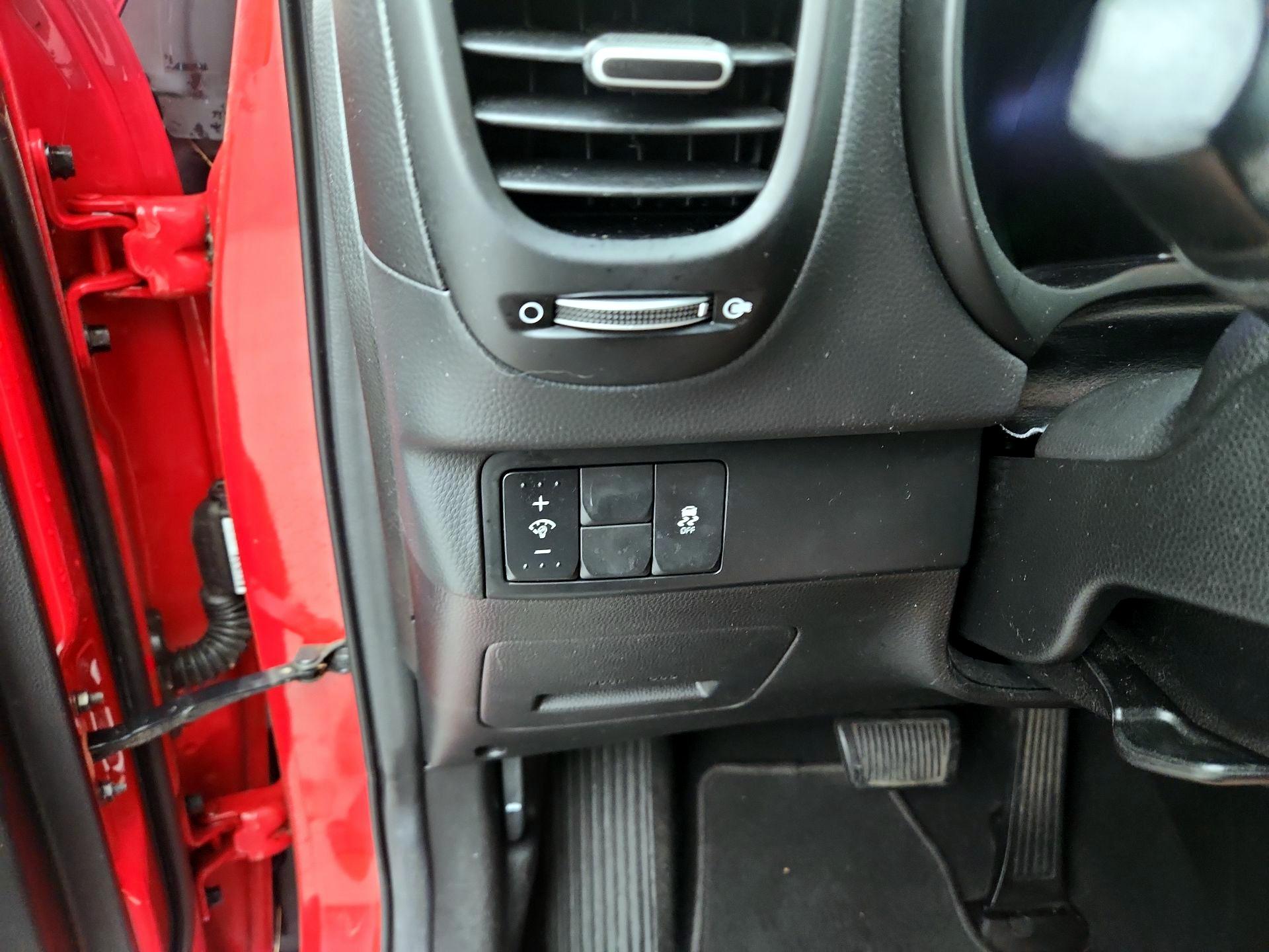 Thumbnail: 2016 Kia Soul - 13