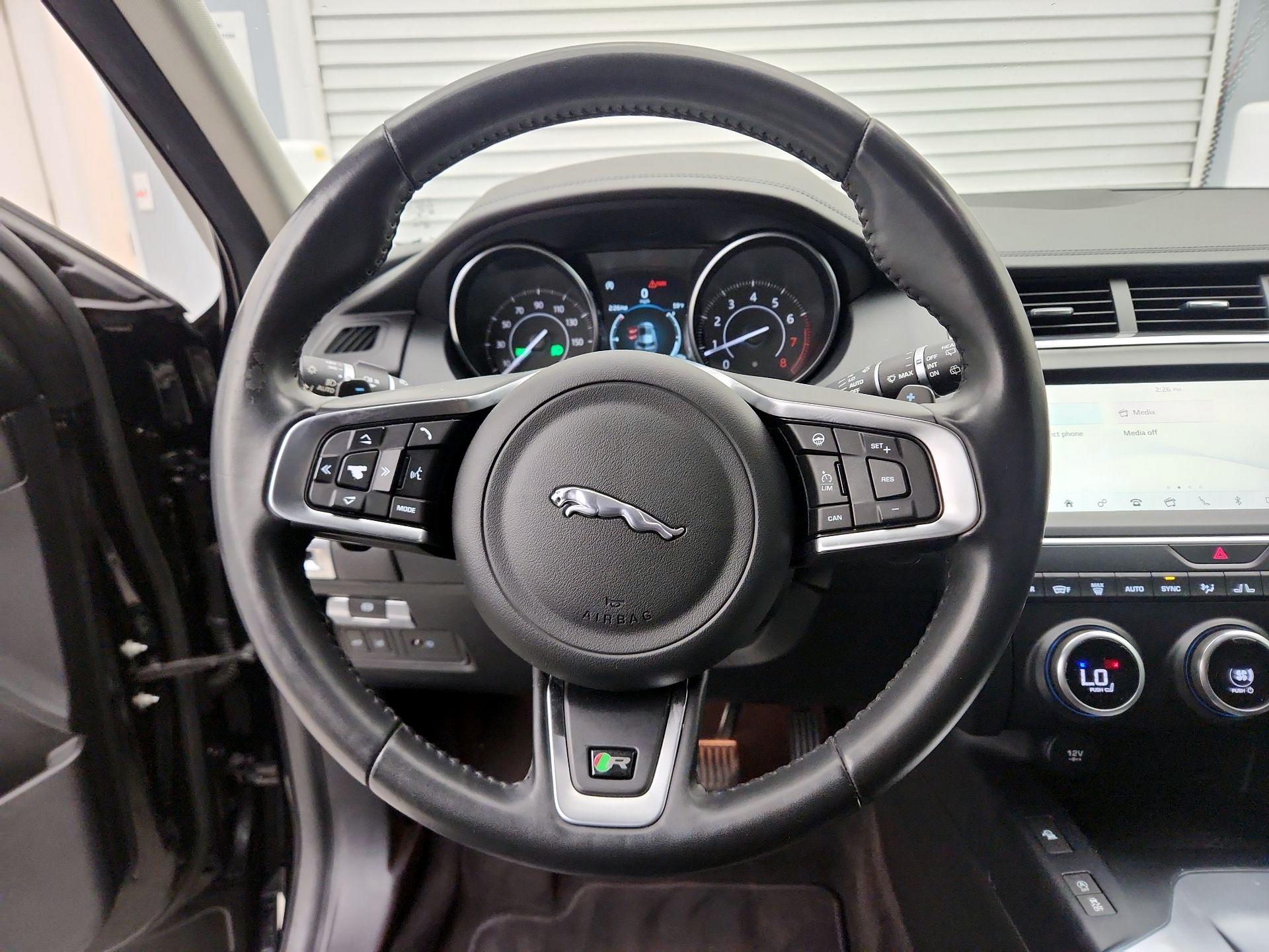 Thumbnail: 2020 Jaguar E-Pace - 10