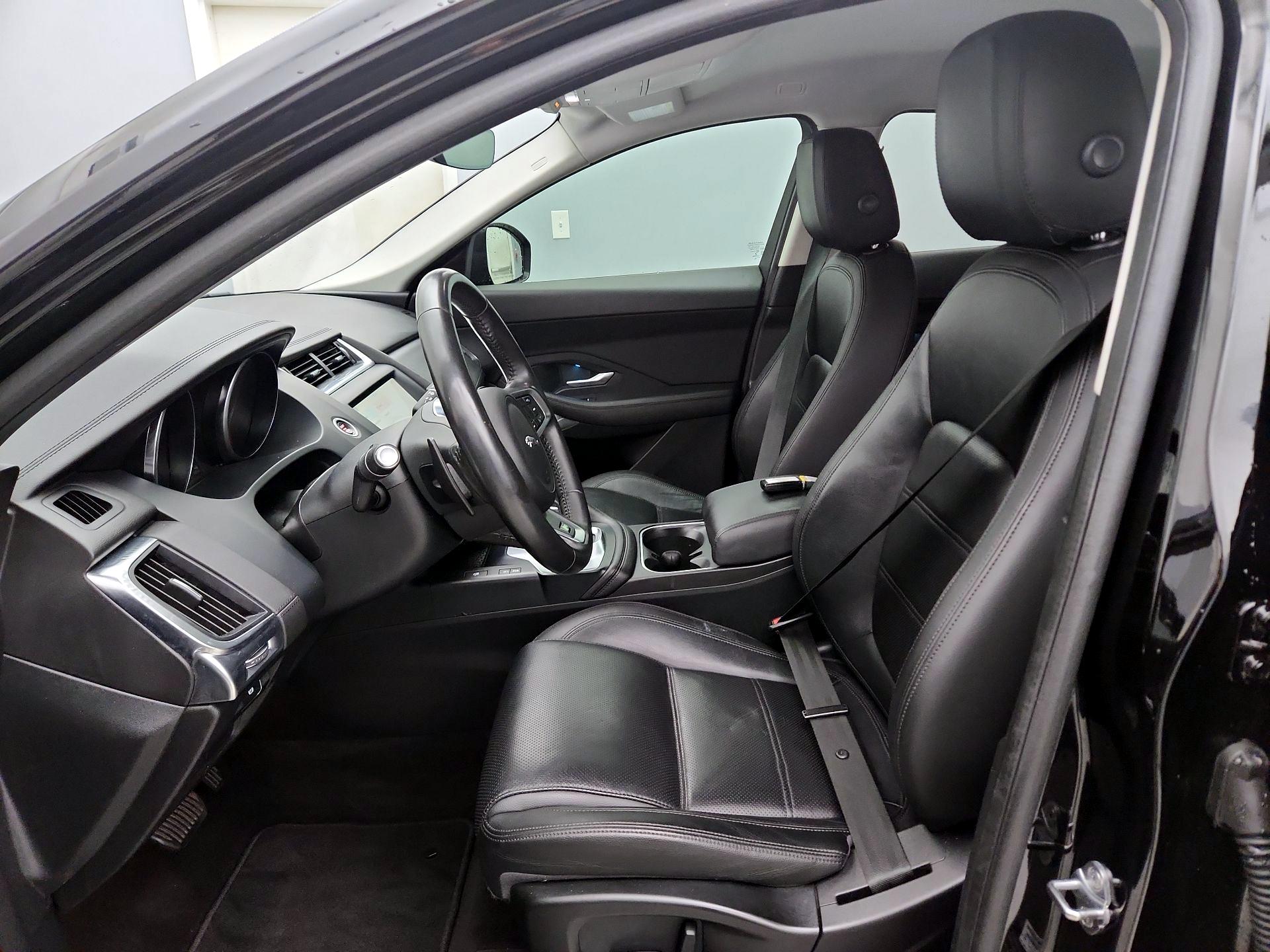 Thumbnail: 2020 Jaguar E-Pace - 11