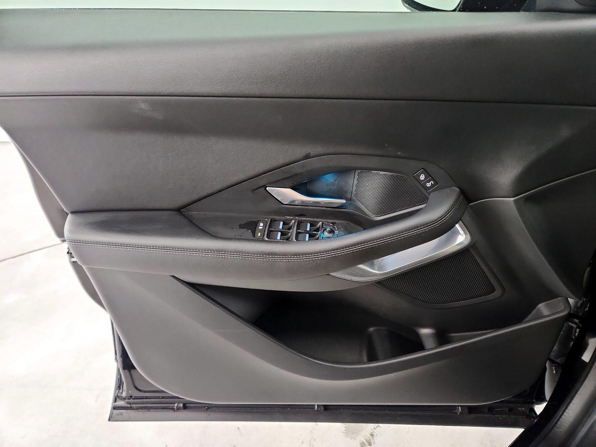 Thumbnail: 2020 Jaguar E-Pace - 12