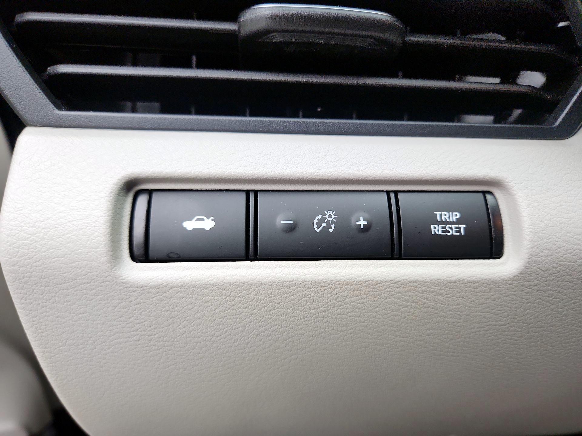 Thumbnail: 2020 Nissan Altima - 13