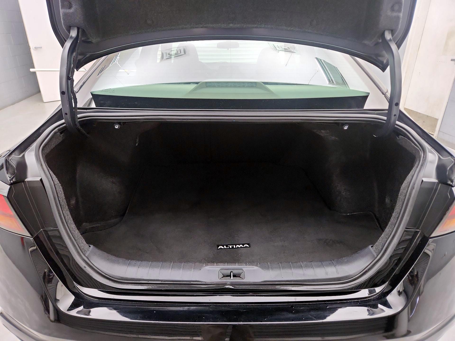 Thumbnail: 2020 Nissan Altima - 20