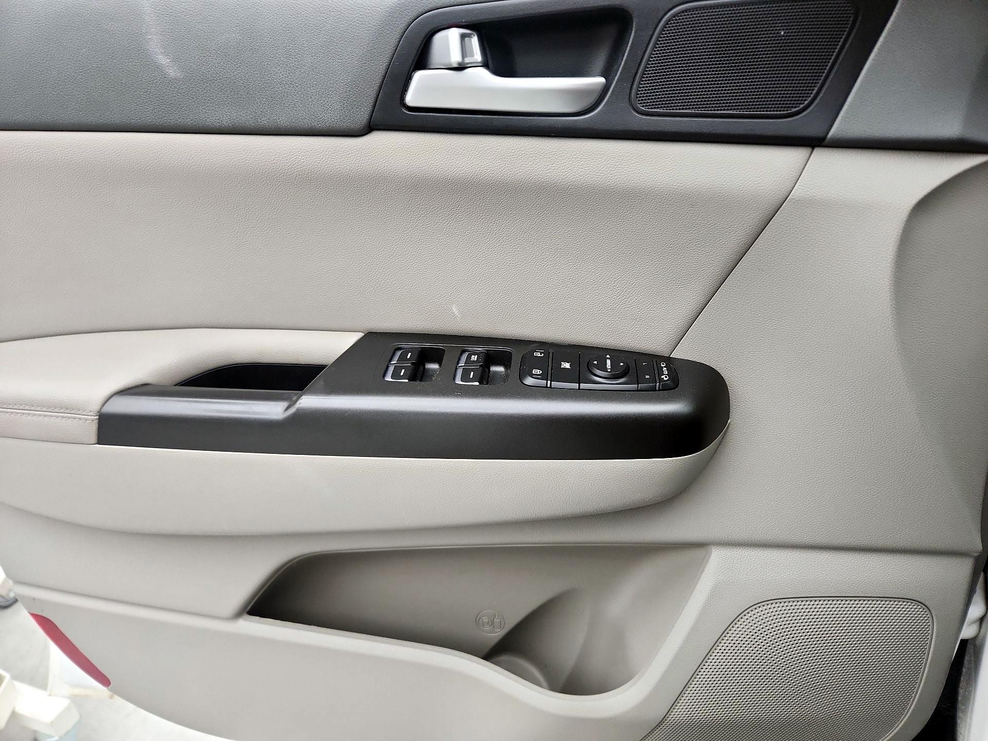 Thumbnail: 2017 Kia Sportage - 12