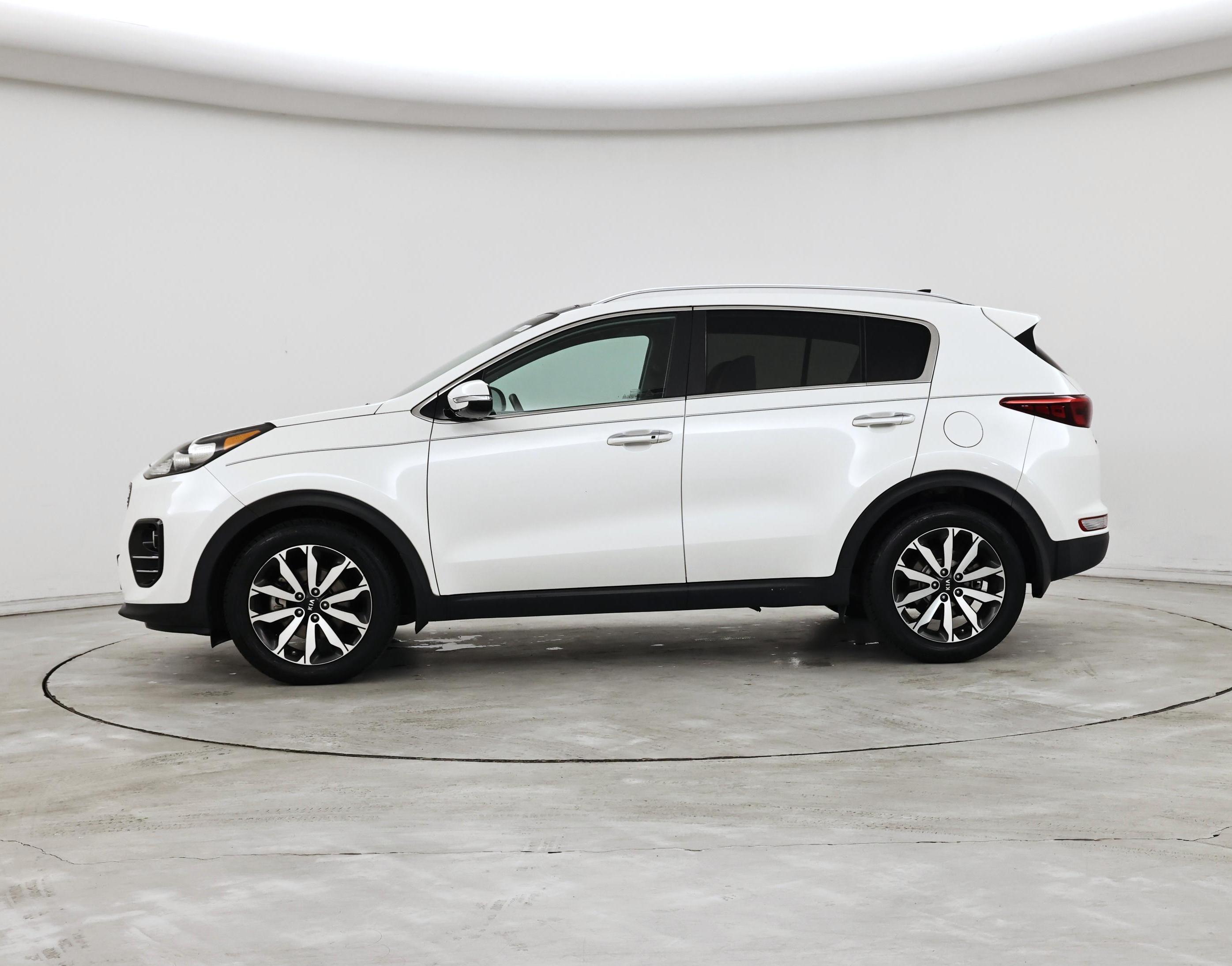 Thumbnail: 2017 Kia Sportage - 3