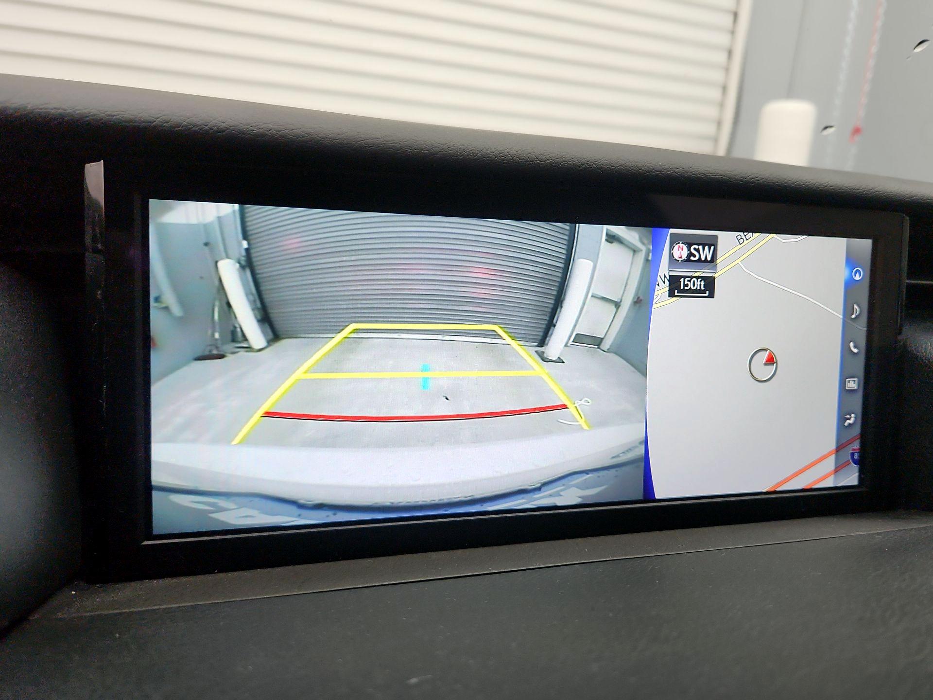 Thumbnail: 2018 Lexus IS - 15