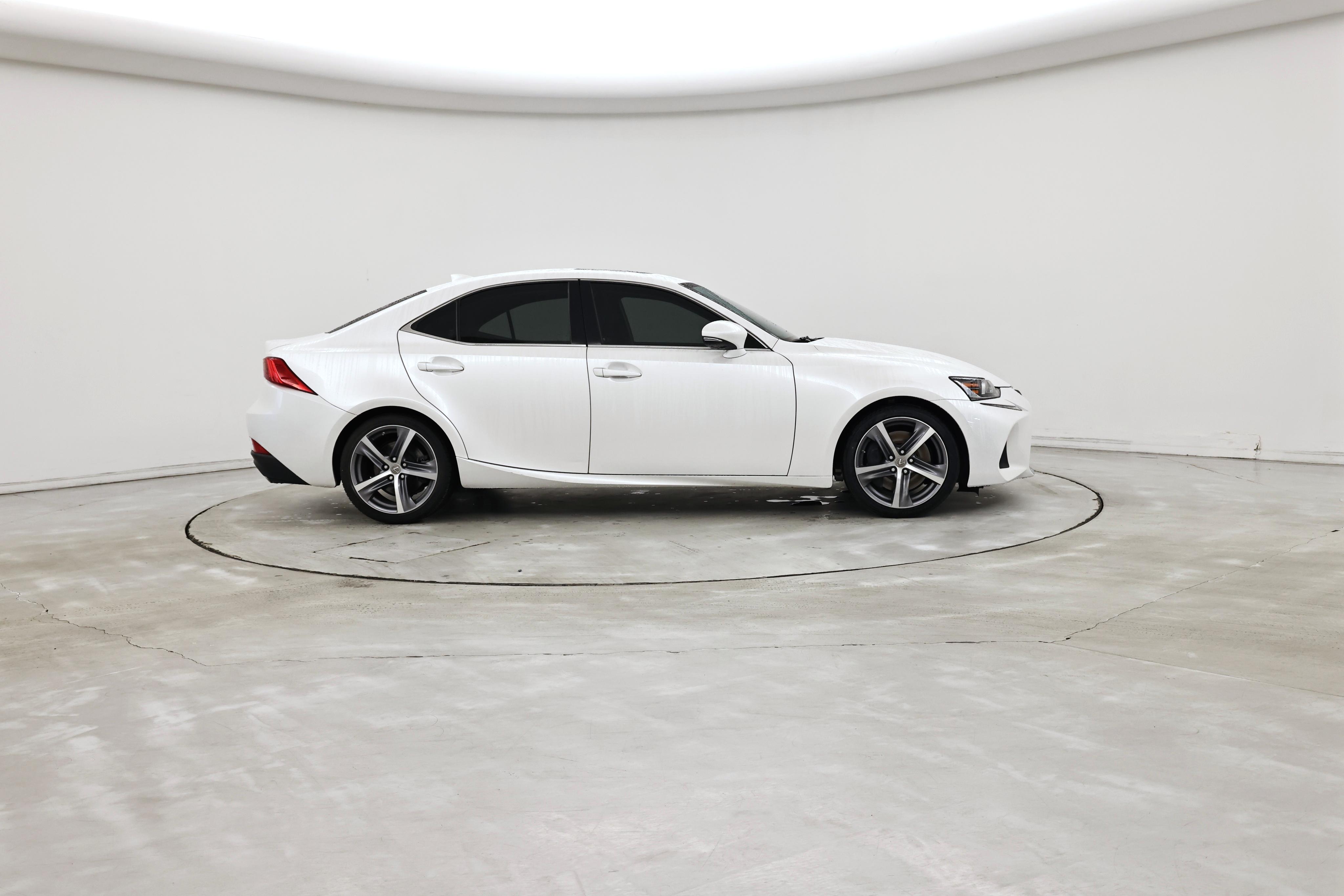 Thumbnail: 2018 Lexus IS - 7