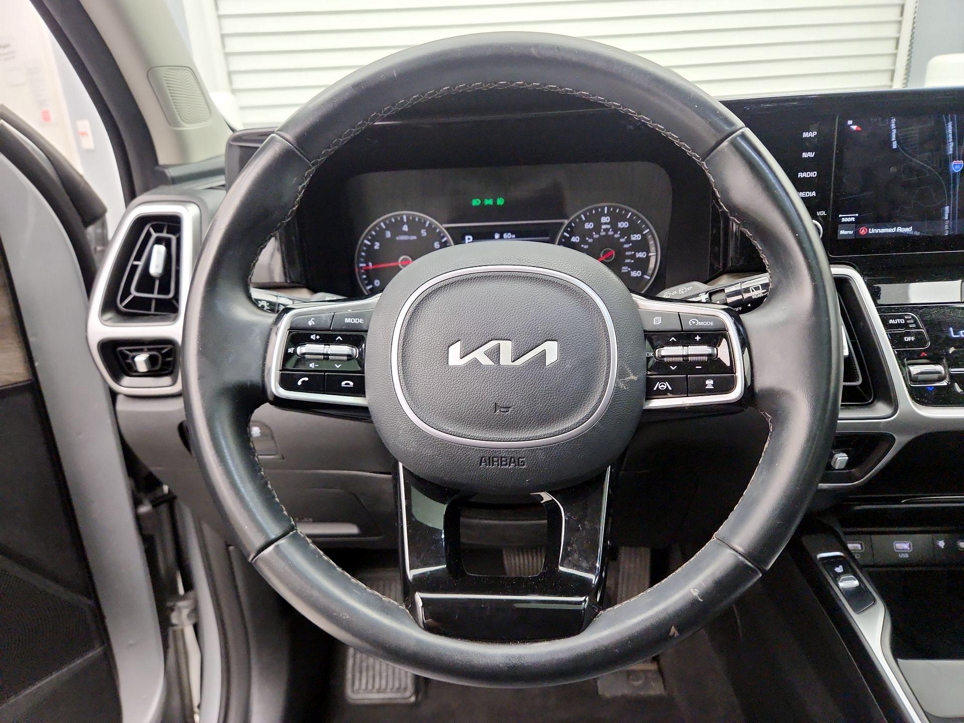 Thumbnail: 2022 Kia Sorento - 10