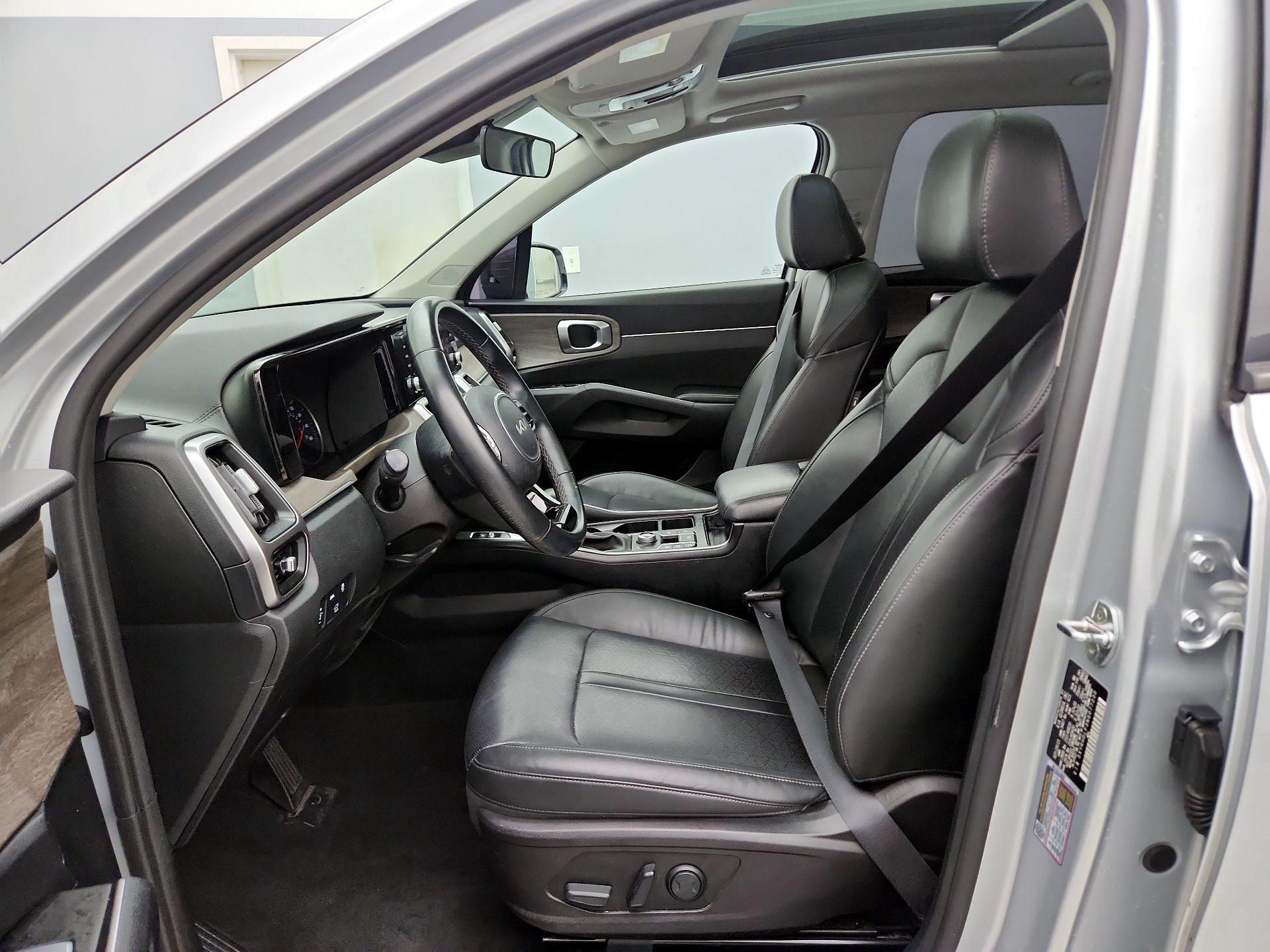 Thumbnail: 2022 Kia Sorento - 11