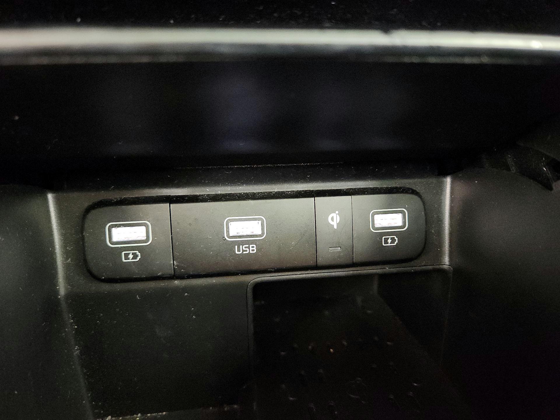 Thumbnail: 2022 Kia Sorento - 19