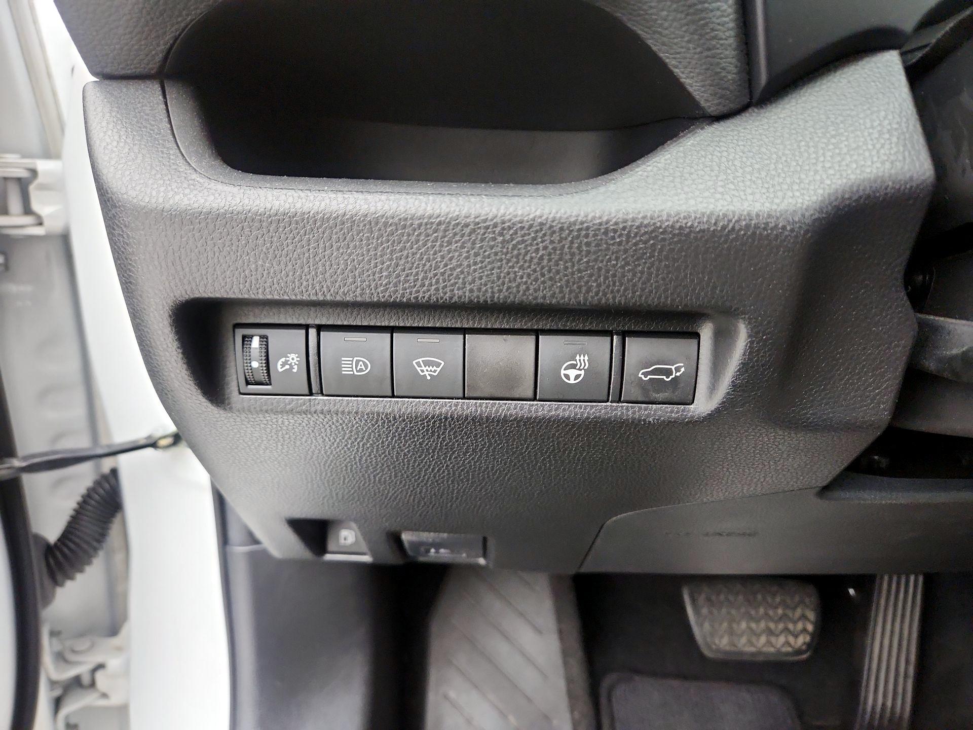 Thumbnail: 2021 Toyota RAV4 - 13