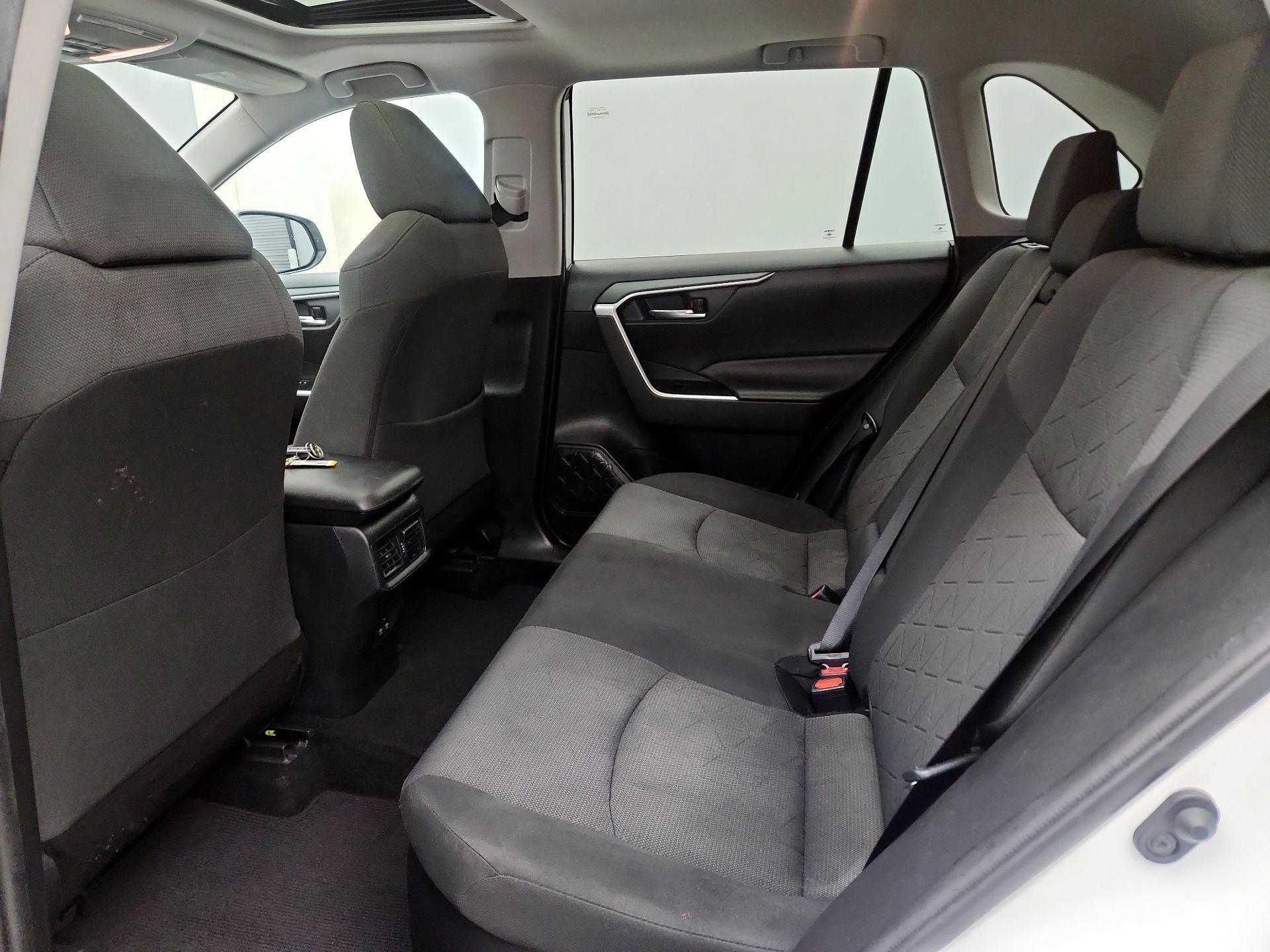 Thumbnail: 2021 Toyota RAV4 - 20