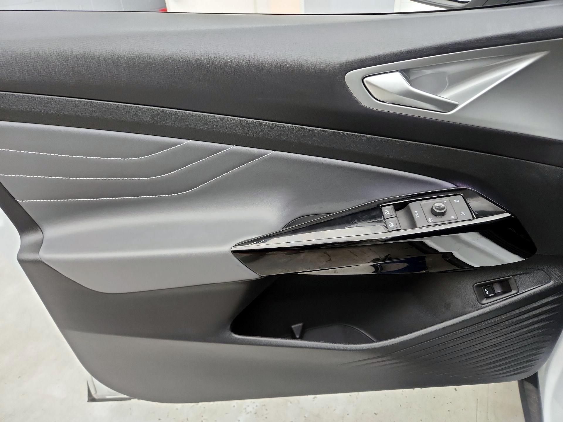 Thumbnail: 2023 Volkswagen ID.4 - 12