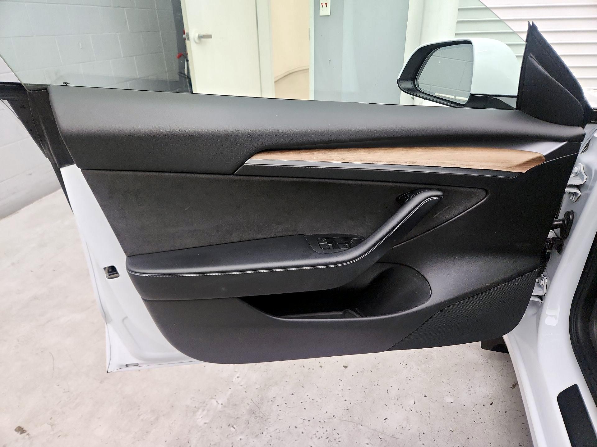 Thumbnail: 2022 Tesla Model 3 - 12