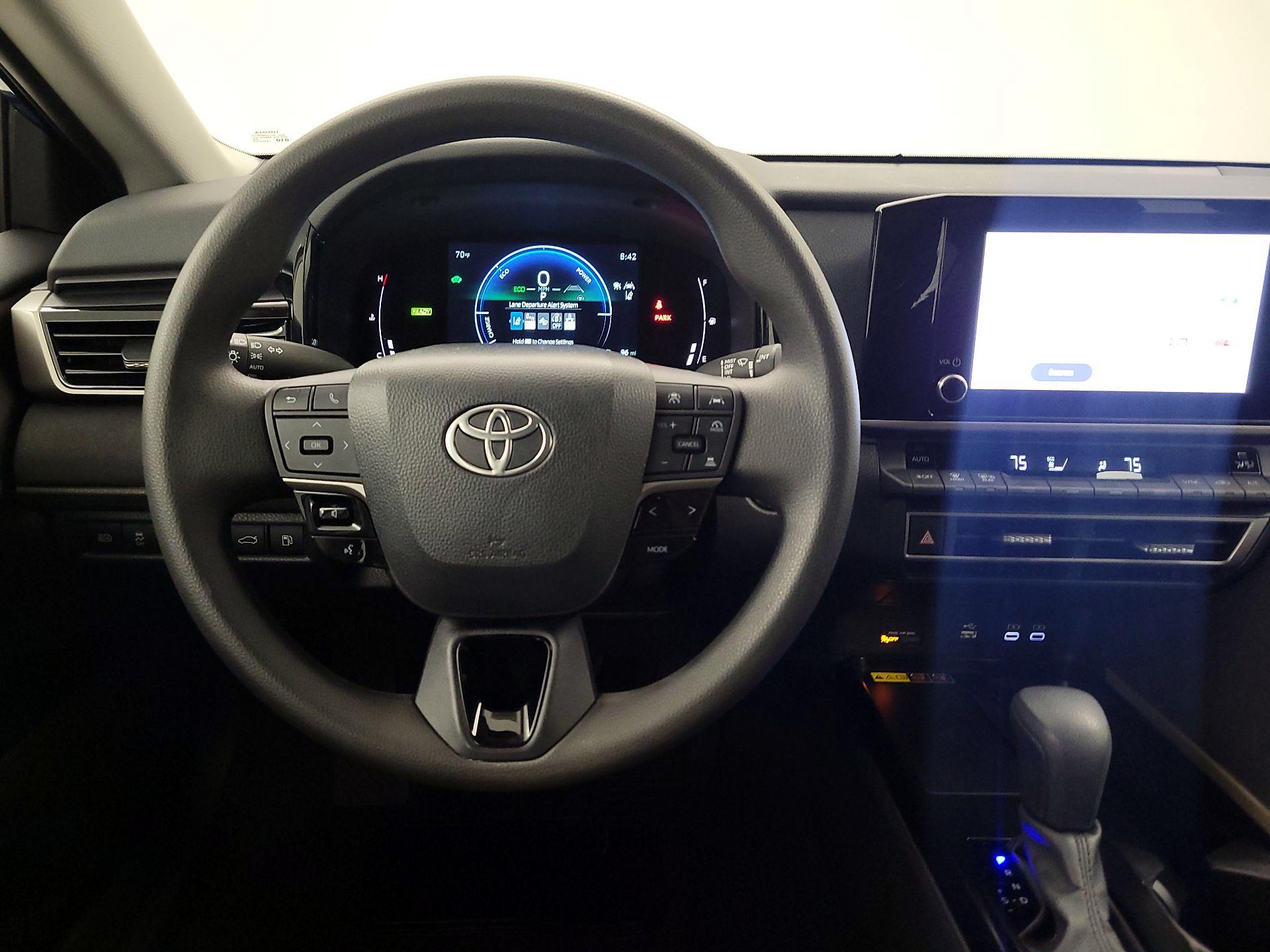 Thumbnail: 2025 Toyota Camry - 10