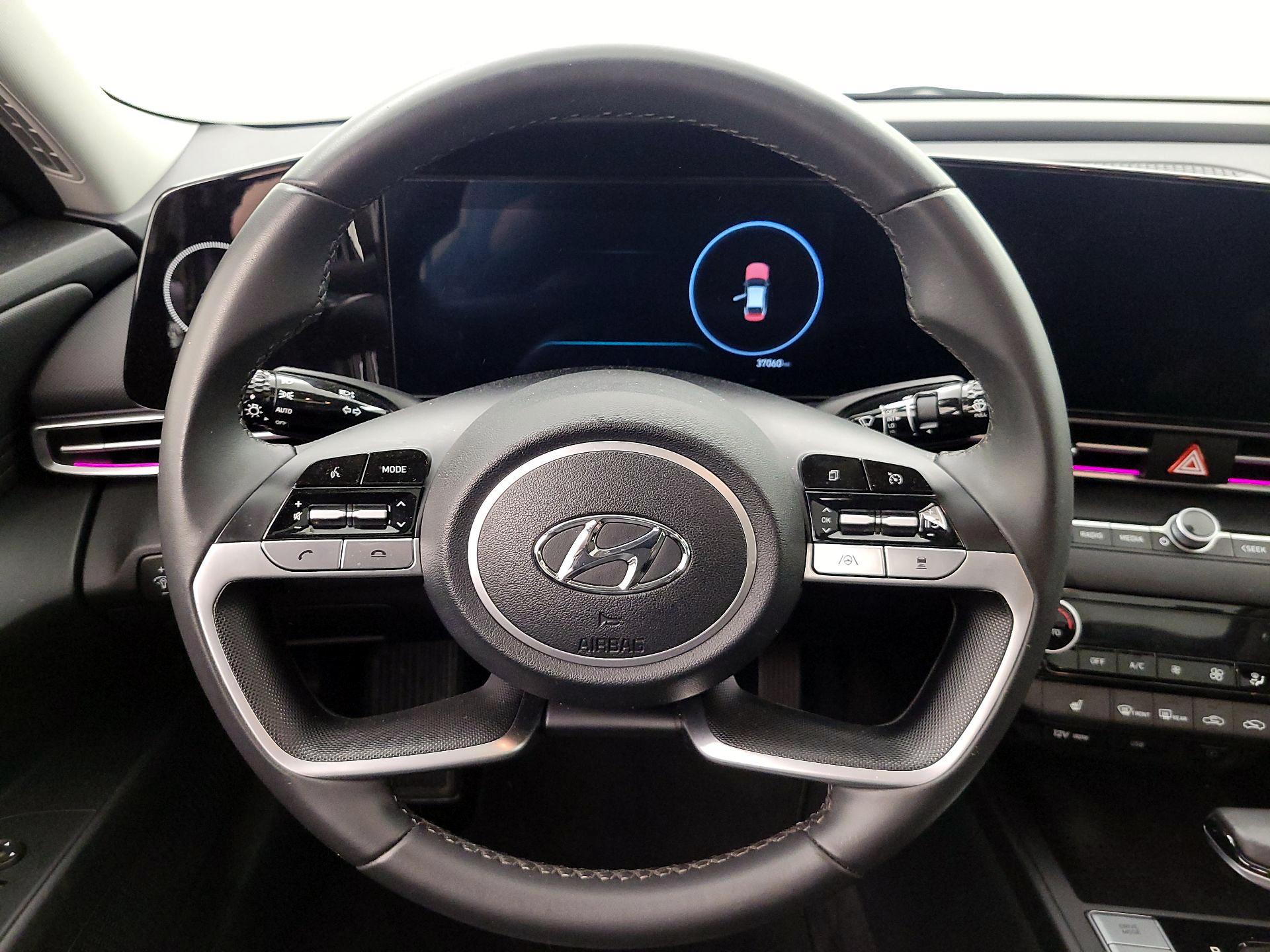 Thumbnail: 2023 Hyundai Elantra - 10