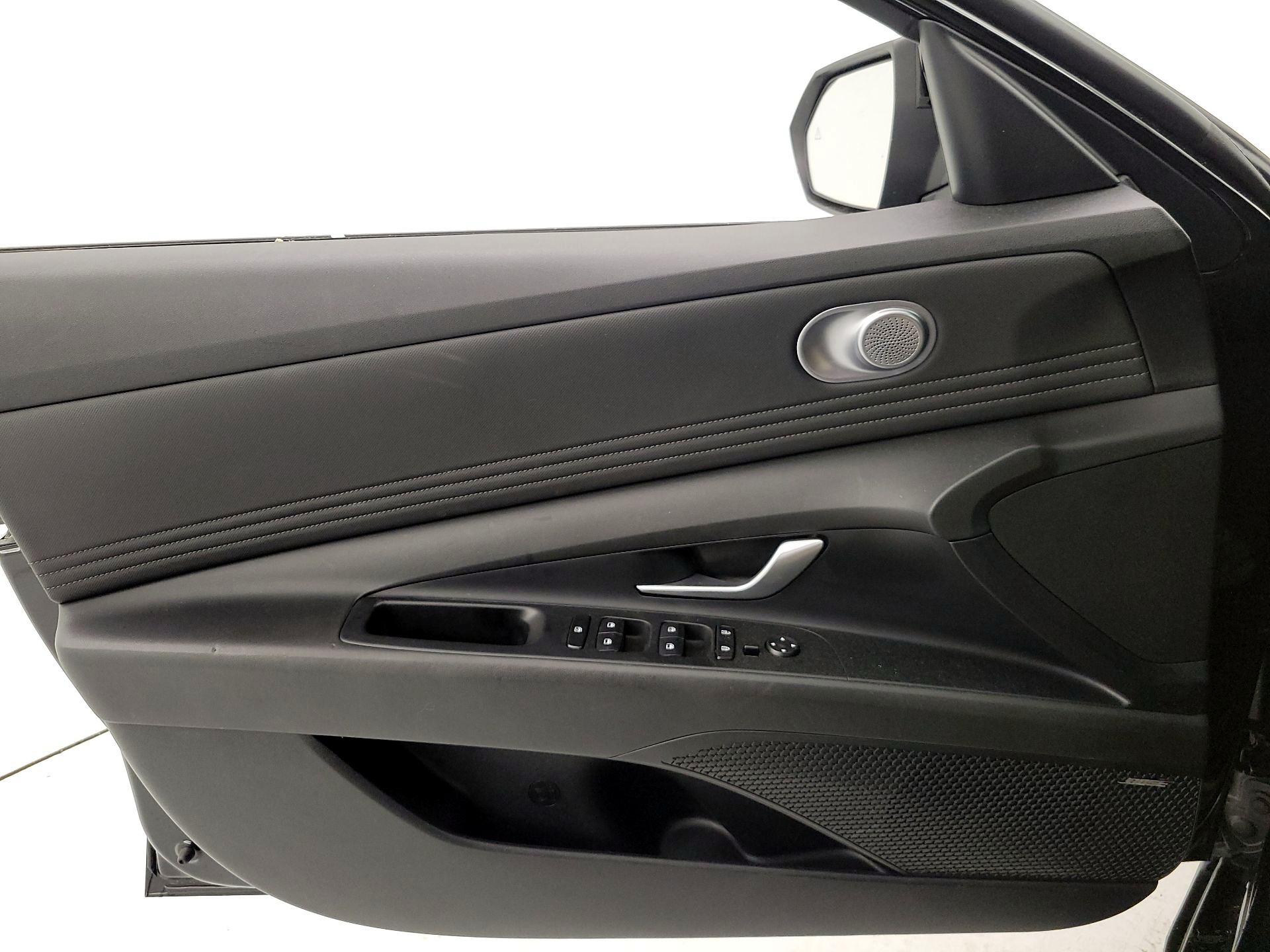 Thumbnail: 2023 Hyundai Elantra - 12