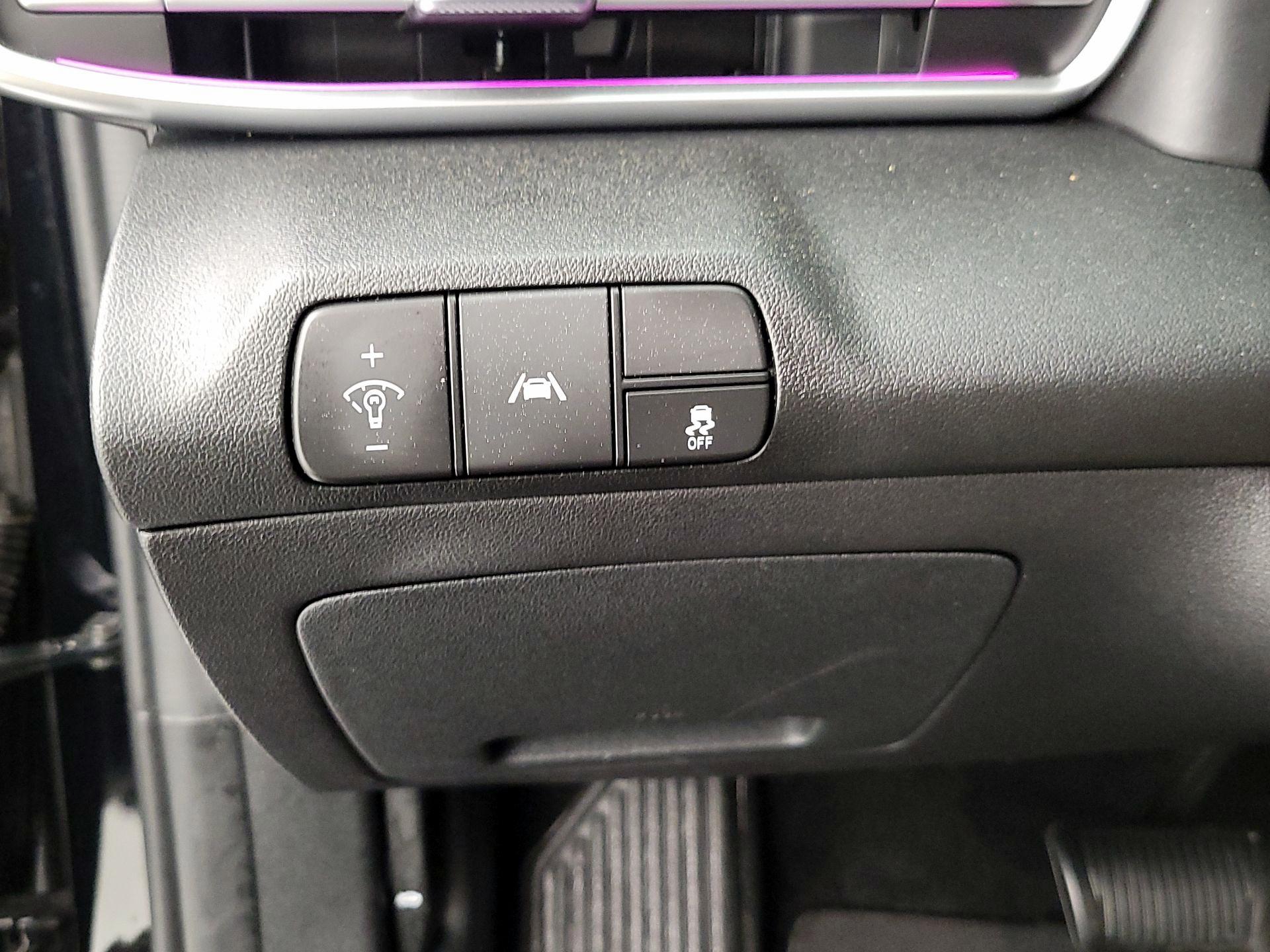 Thumbnail: 2023 Hyundai Elantra - 13